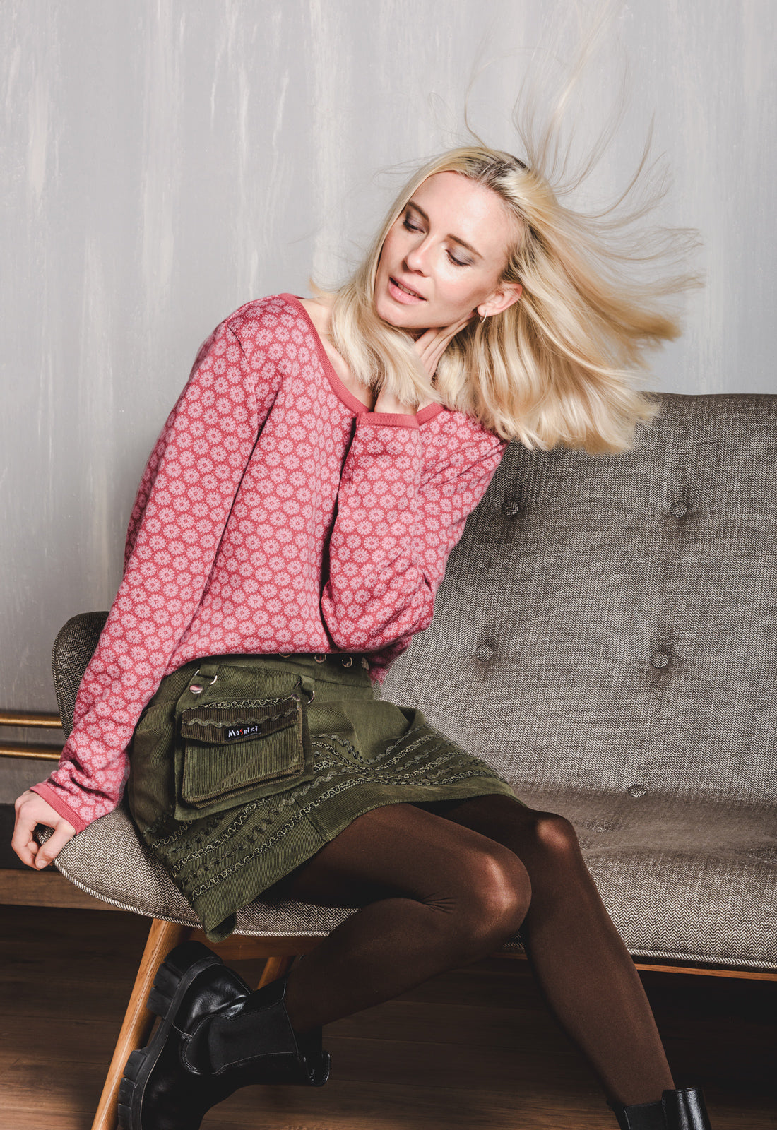 Bjuti Pullover – Jacquard-Strickpullover aus Bio-Baumwolle im High-Low-Schnitt Bjuti Pullover – Jacquard-Strickpullover aus Bio-Baumwolle im High-Low-Schnitt