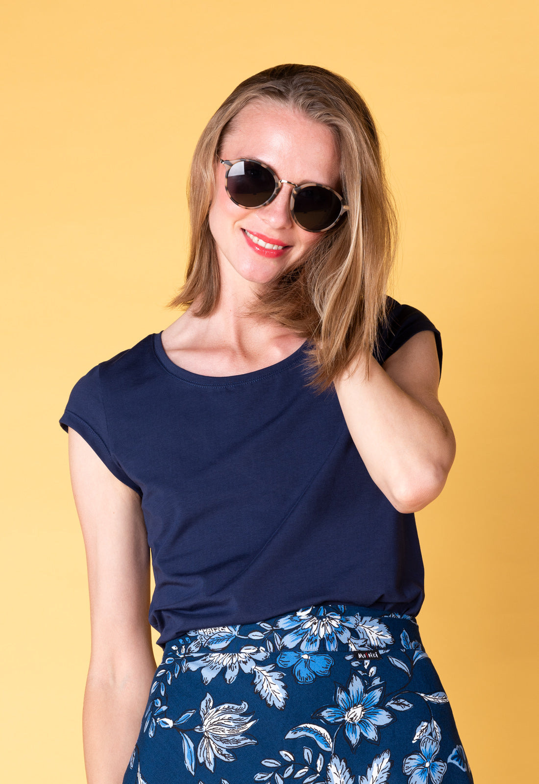 Klassisches figurbetonendes T-Shirt - GT01S00 2025 Klassisches figurbetonendes T-Shirt - GT01S00 2025