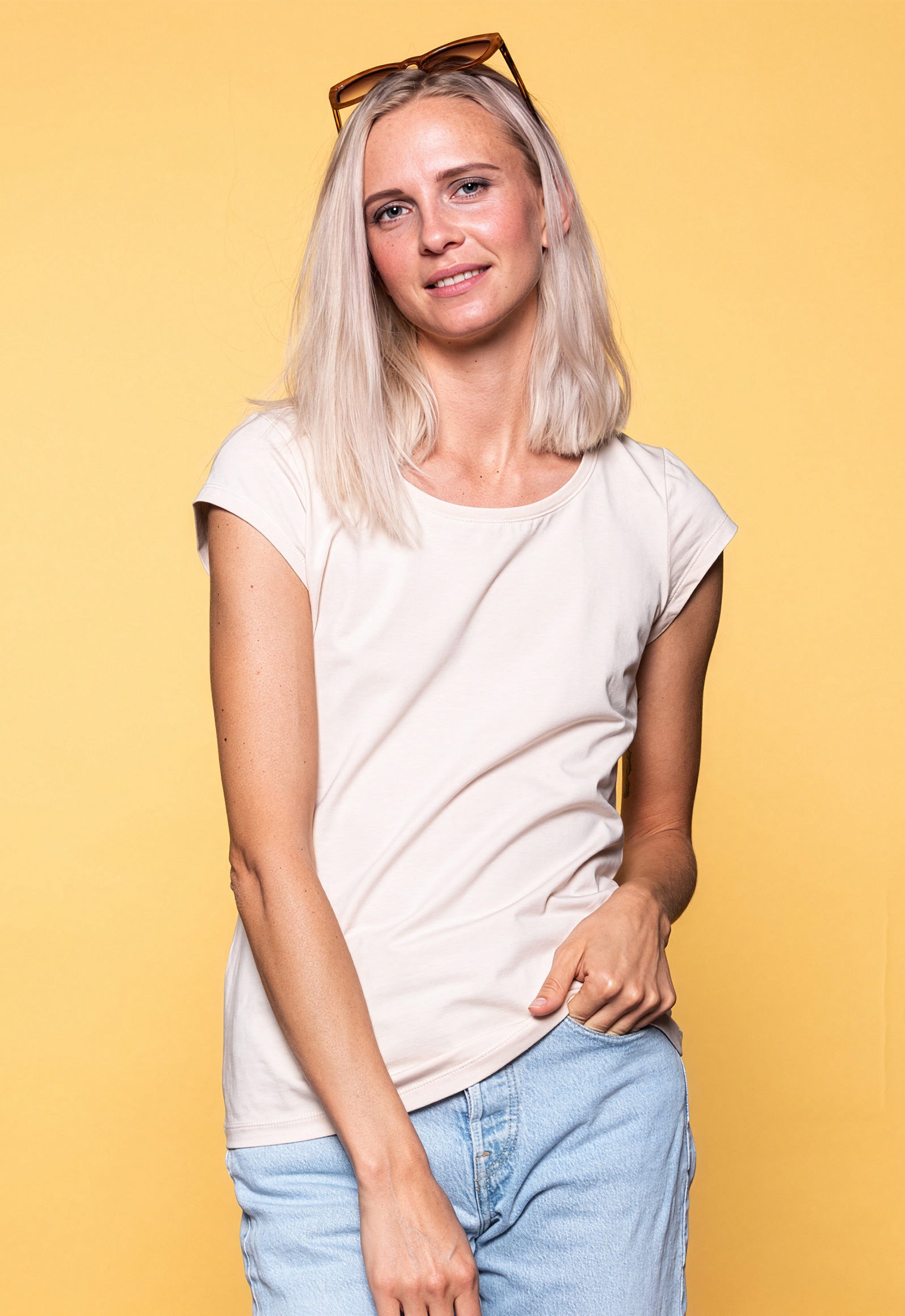 Classic Fitted T-Shirt - GT01S00 (MORT36) Das Model ist 170 cm groß und trägt Größe M.