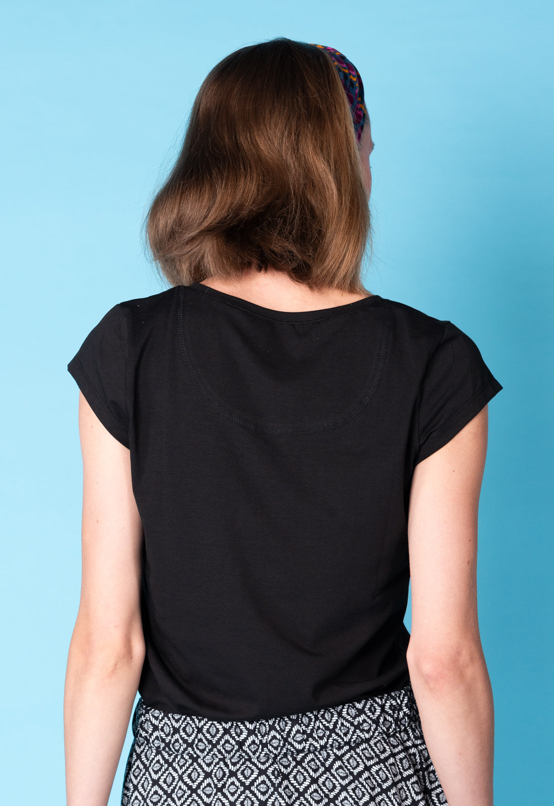Classic Fitted T-Shirt - GT01S00 (MORT36) Das Model ist 170 cm groß und trägt Größe M.