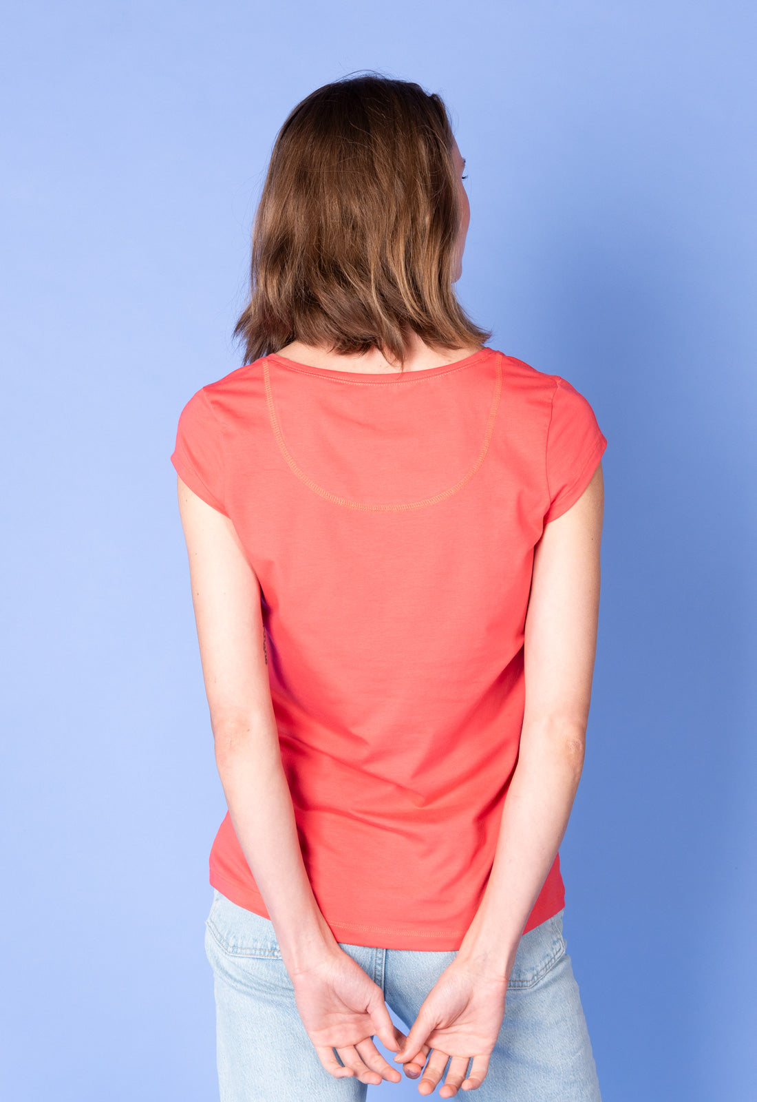 Klassisches figurbetonendes T-Shirt - GT01S00 2025 Klassisches figurbetonendes T-Shirt - GT01S00 2025