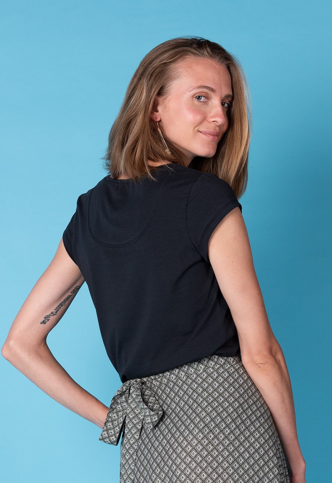 Klassisches figurbetonendes T-Shirt - GT01S00 2025 Klassisches figurbetonendes T-Shirt - GT01S00 2025