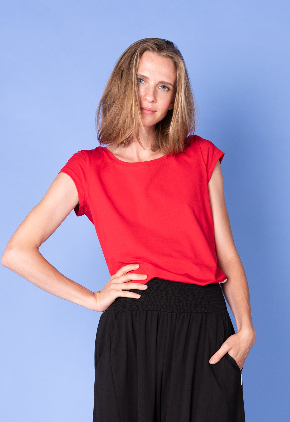 Klassisches figurbetonendes T-Shirt - GT01S00 2025 Klassisches figurbetonendes T-Shirt - GT01S00 2025