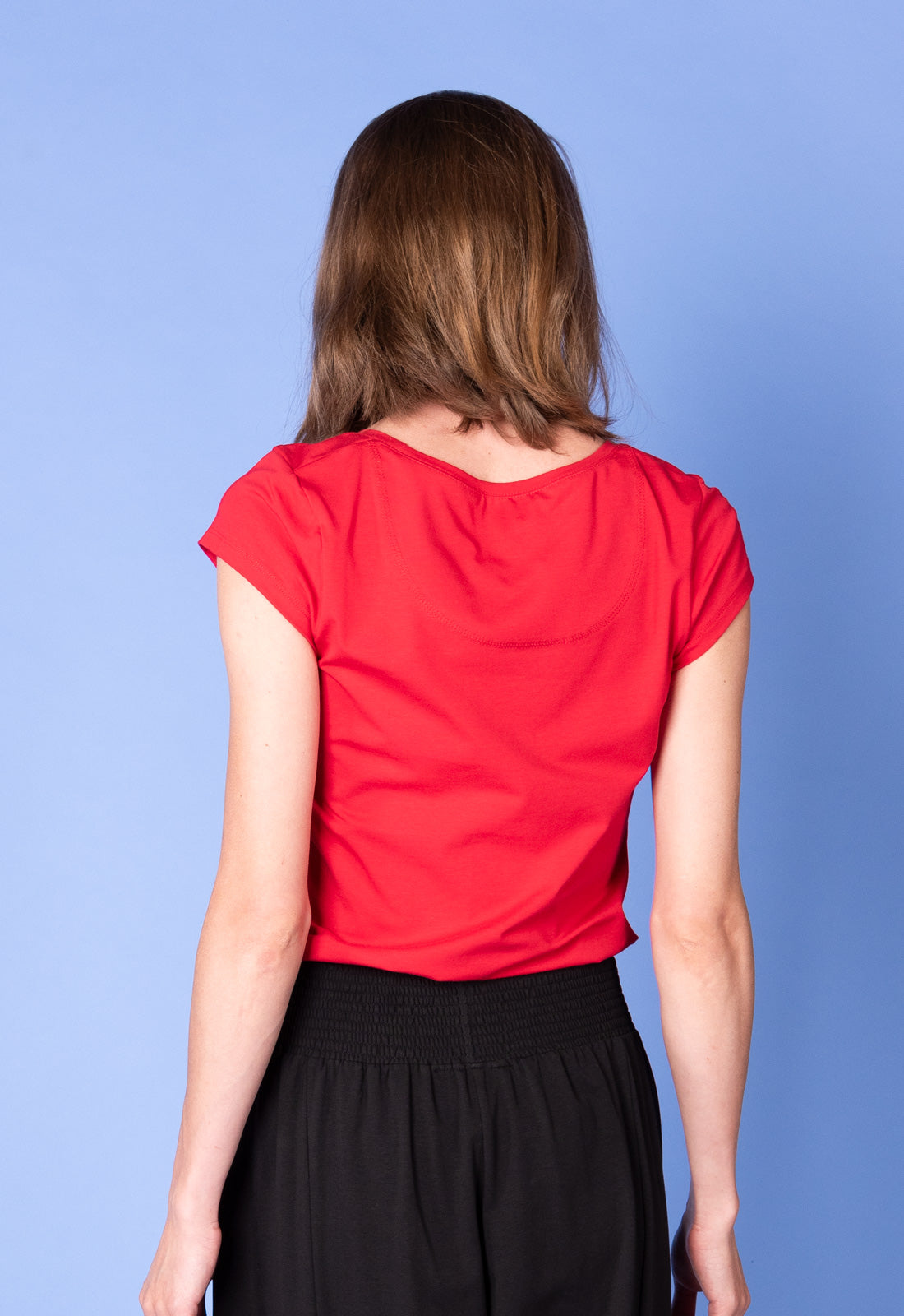 Klassisches figurbetonendes T-Shirt - GT01S00 2025 Klassisches figurbetonendes T-Shirt - GT01S00 2025