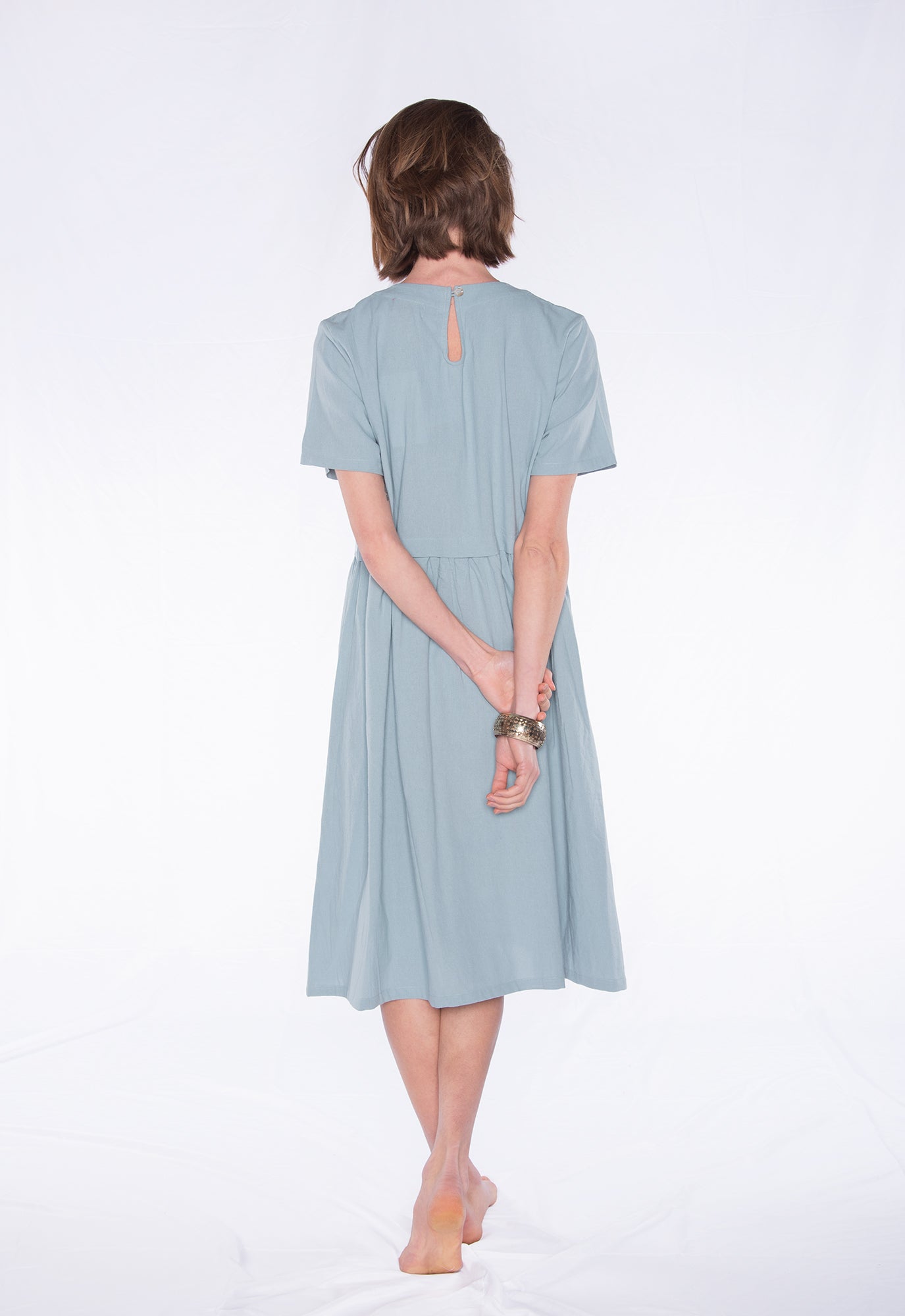 Langes Kleid mit Rundhals und kurzen Ärmeln - S24Dress-C1 Langes Kleid mit Rundhals und kurzen Ärmeln - S24Dress-C1