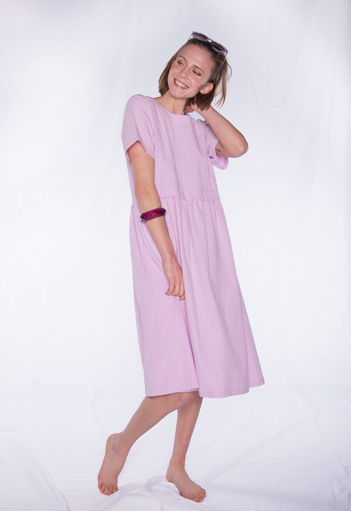 Langes Kleid mit Rundhals und kurzen Ärmeln - S24Dress-C1 Langes Kleid mit Rundhals und kurzen Ärmeln - S24Dress-C1
