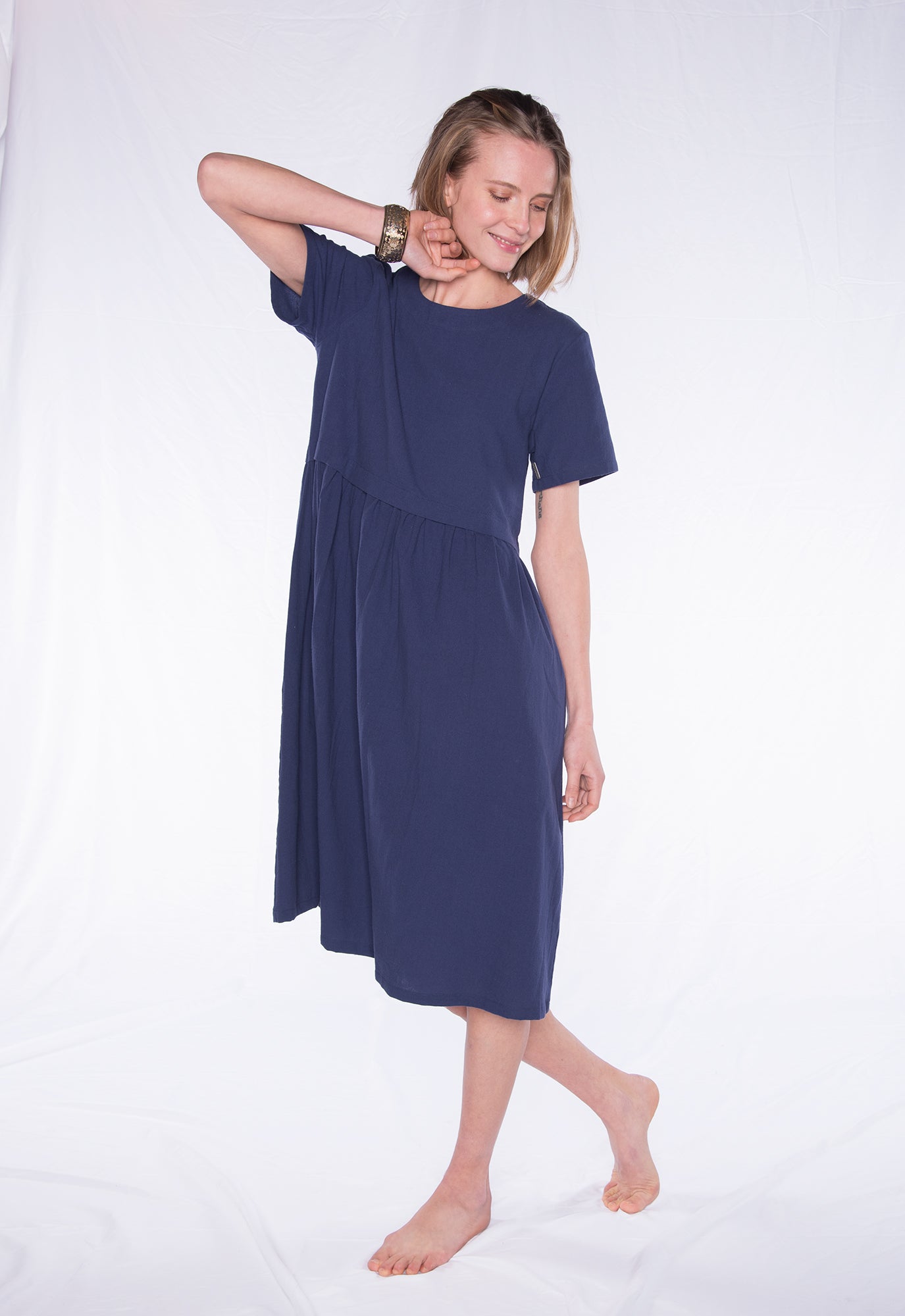 Langes Kleid mit Rundhals und kurzen Ärmeln - S24Dress-C1 Langes Kleid mit Rundhals und kurzen Ärmeln - S24Dress-C1