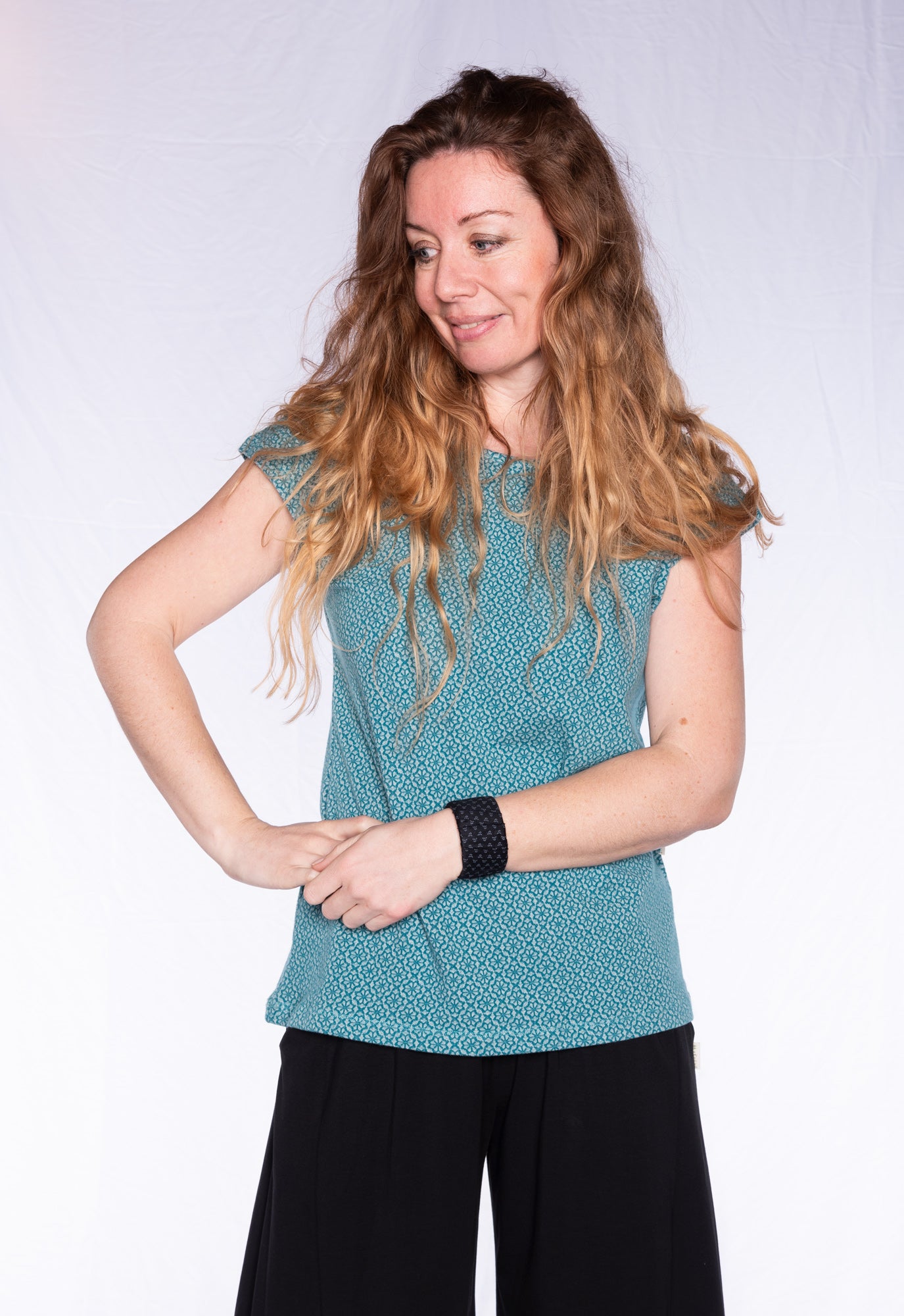 Figure-hugging round-neck T-shirt - S24Top-G8 Figure-hugging round-neck T-shirt - S24Top-G8