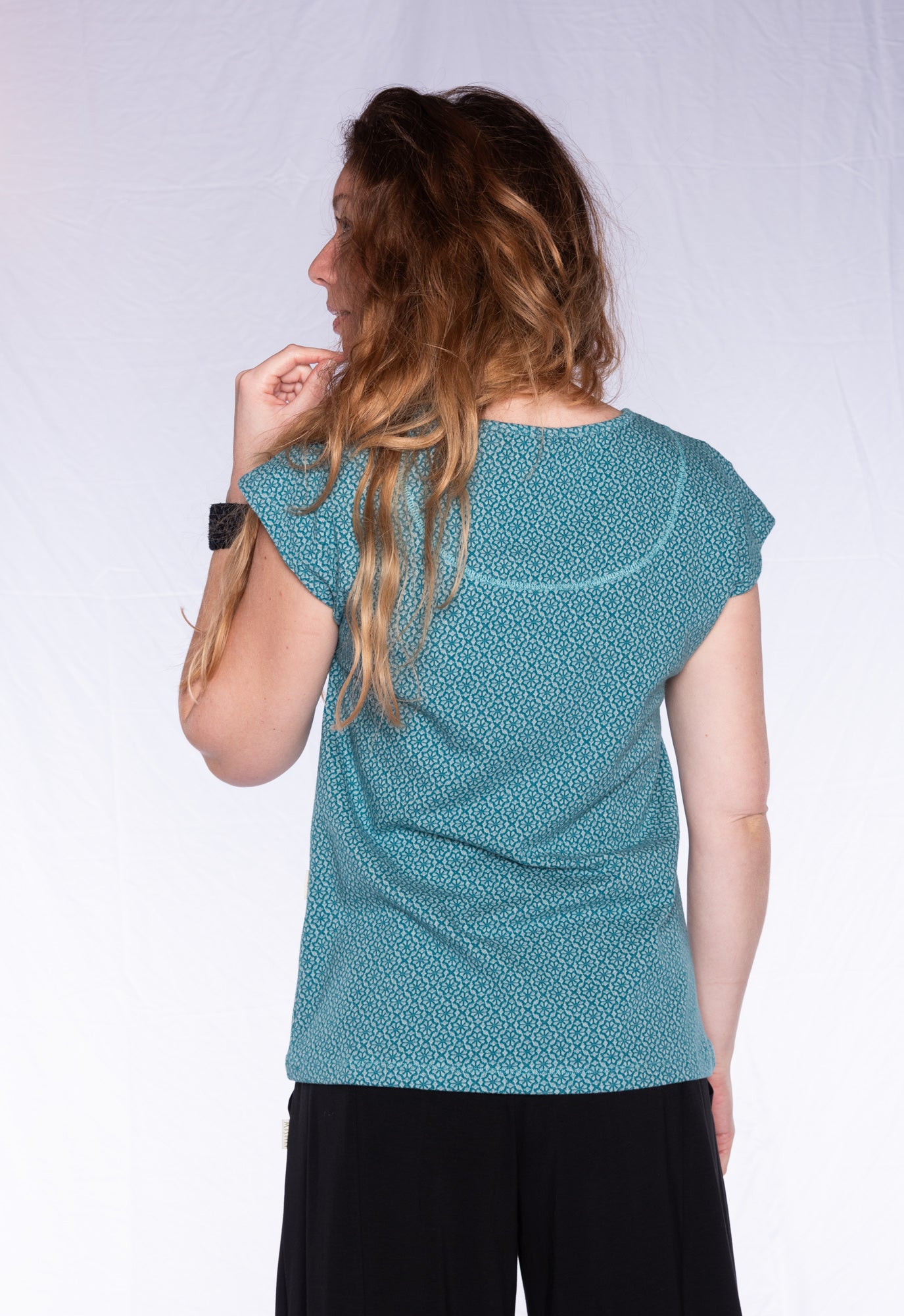 Figure-hugging round-neck T-shirt - S24Top-G8 Figure-hugging round-neck T-shirt - S24Top-G8