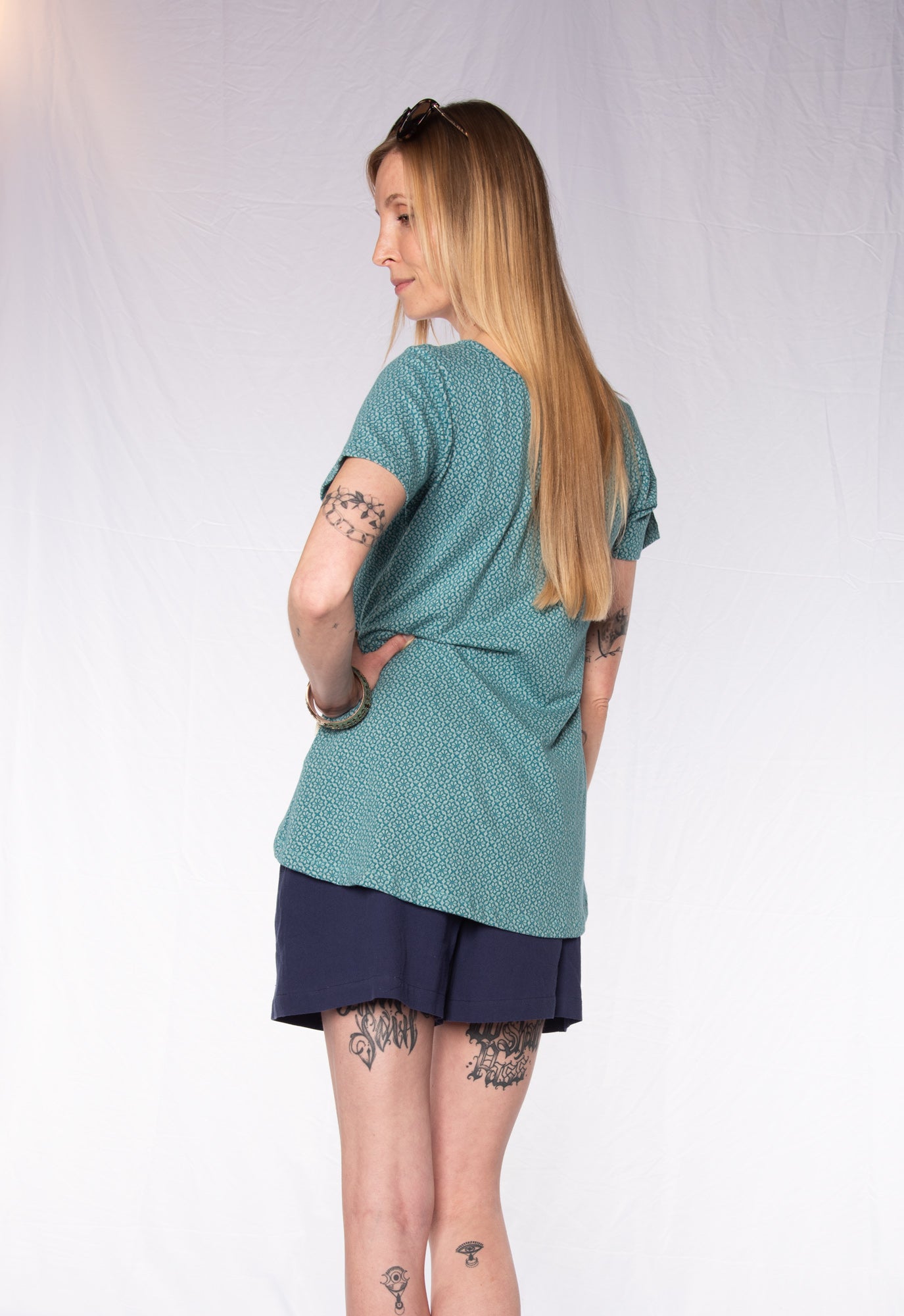 High-low round-neck T-shirt - S24Top-G9 High-low round-neck T-shirt - S24Top-G9