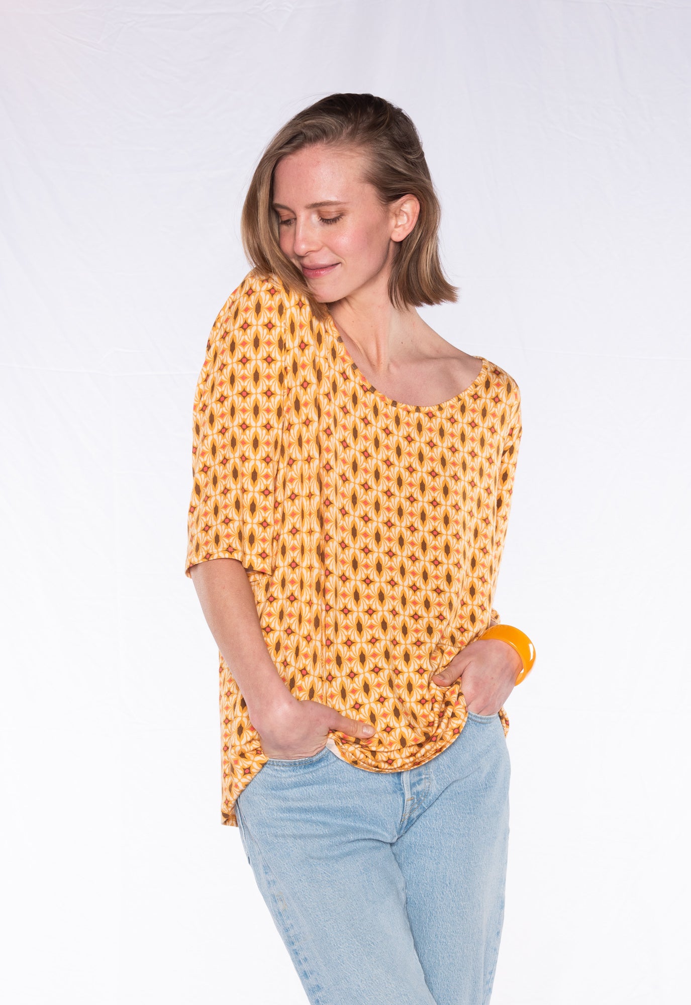 Locker sitzendes Halbarmshirt mit Rundhals-Ausschnitt - S24Top-V2 Locker sitzendes Halbarmshirt mit Rundhals-Ausschnitt - S24Top-V2