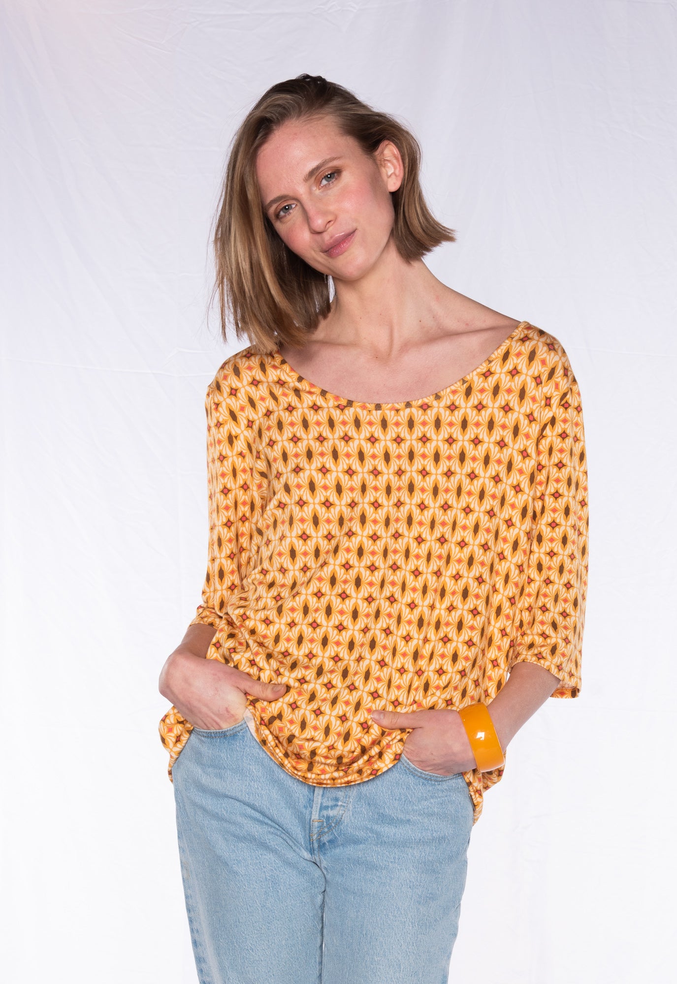Locker sitzendes Halbarmshirt mit Rundhals-Ausschnitt - S24Top-V2 Locker sitzendes Halbarmshirt mit Rundhals-Ausschnitt - S24Top-V2