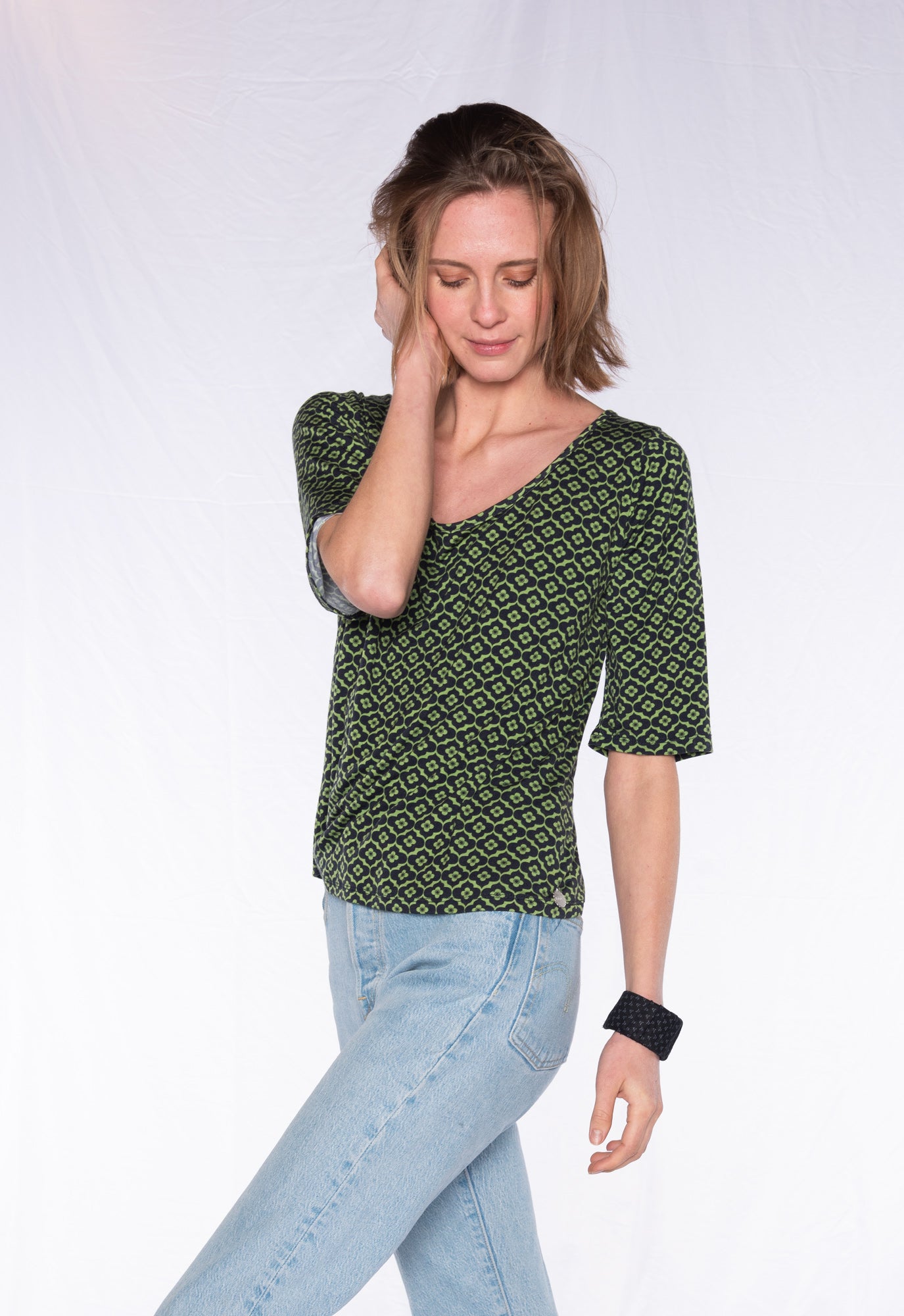 Locker sitzendes Halbarmshirt mit Rundhals-Ausschnitt - S24Top-V2 Locker sitzendes Halbarmshirt mit Rundhals-Ausschnitt - S24Top-V2