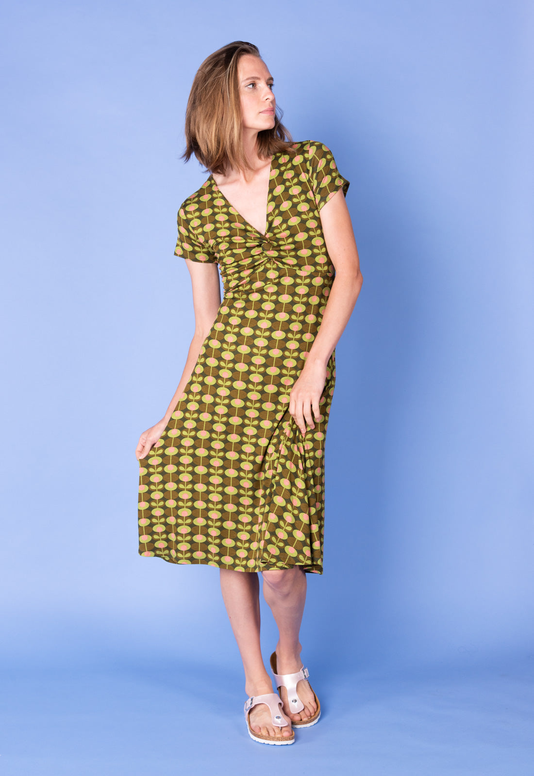 Elegant short-sleeved dress with twist detail - S25Dress-V1 Elegant short-sleeved dress with twist detail - S25Dress-V1