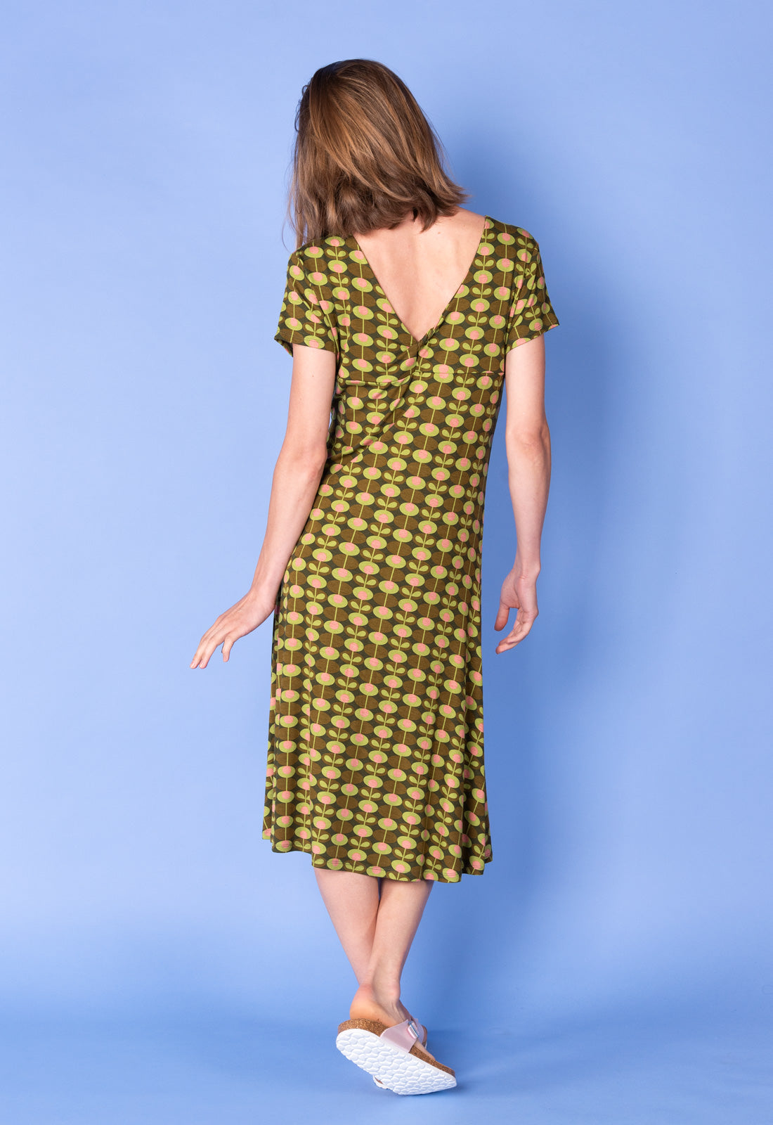 Elegant short-sleeved dress with twist detail - S25Dress-V1 Elegant short-sleeved dress with twist detail - S25Dress-V1