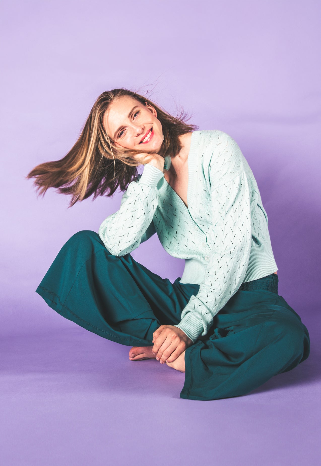 Palazzo Hose GOTS - S25Pants-G1 Das Model ist 170 cm groß und trägt Größe M.