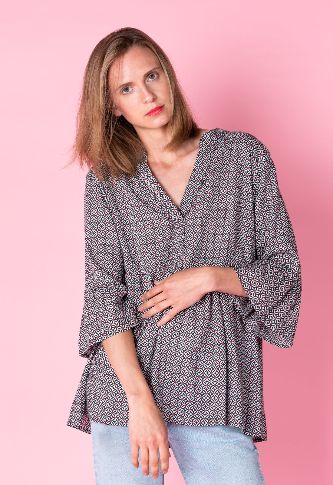 Kurze Tunika mit tiefem V-Ausschnitt - S25Top-R4 Kurze Tunika mit tiefem V-Ausschnitt - S25Top-R4