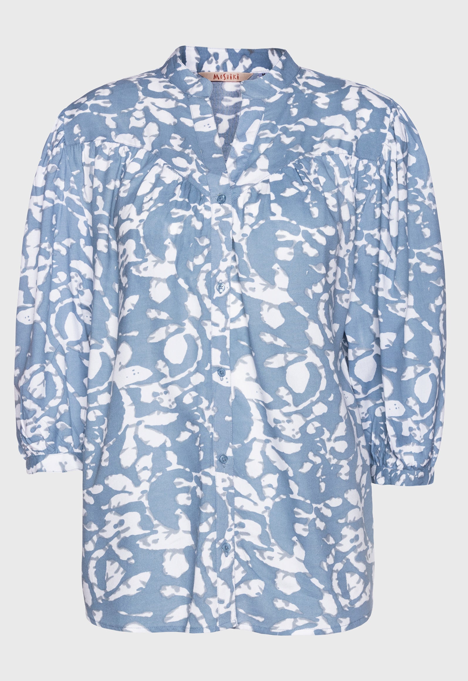 Das Model ist 170 cm groß und trägt Größe M. S26Top-PR1 – Leichtes Blusentop aus 100 % Upcycled Rayon