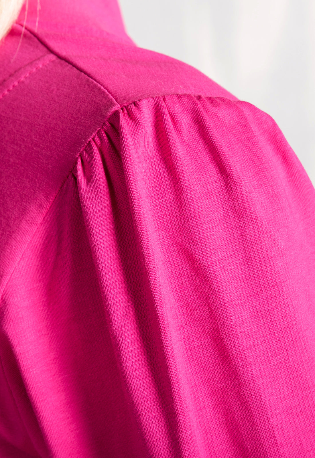 W25Dress-G1 – Feminines Jersey-Kleid mit V-Ausschnitt – GOTS-zertifiziert W25Dress-G1 – Feminines Jersey-Kleid mit V-Ausschnitt – GOTS-zertifiziert