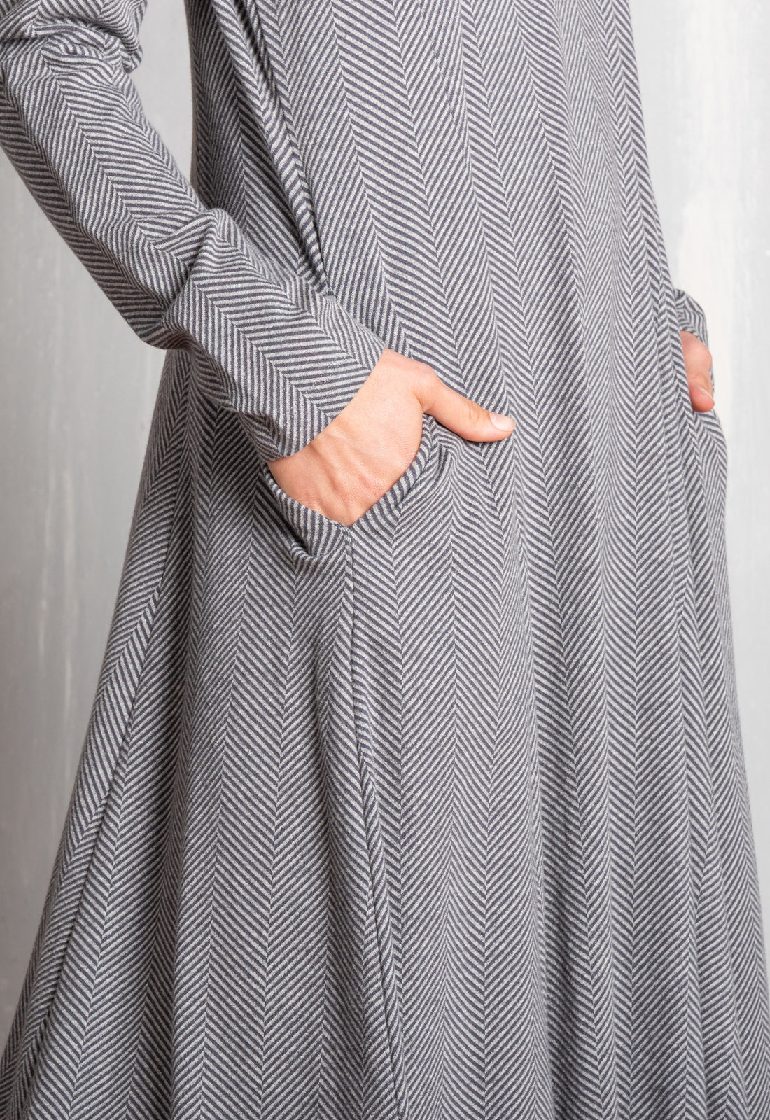 W25Dress-G3 – Feminines Kleid mit Prinzessnähten – GOTS-zertifiziert W25Dress-G3 – Feminines Kleid mit Prinzessnähten – GOTS-zertifiziert