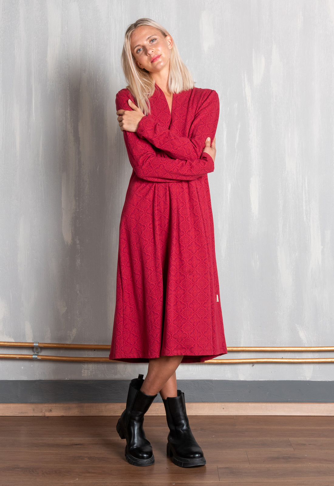 W25Dress-G4 – Kleid mit hohem Kragen & V-Ausschnitt – GOTS-zertifiziert W25Dress-G4 – Kleid mit hohem Kragen & V-Ausschnitt – GOTS-zertifiziert