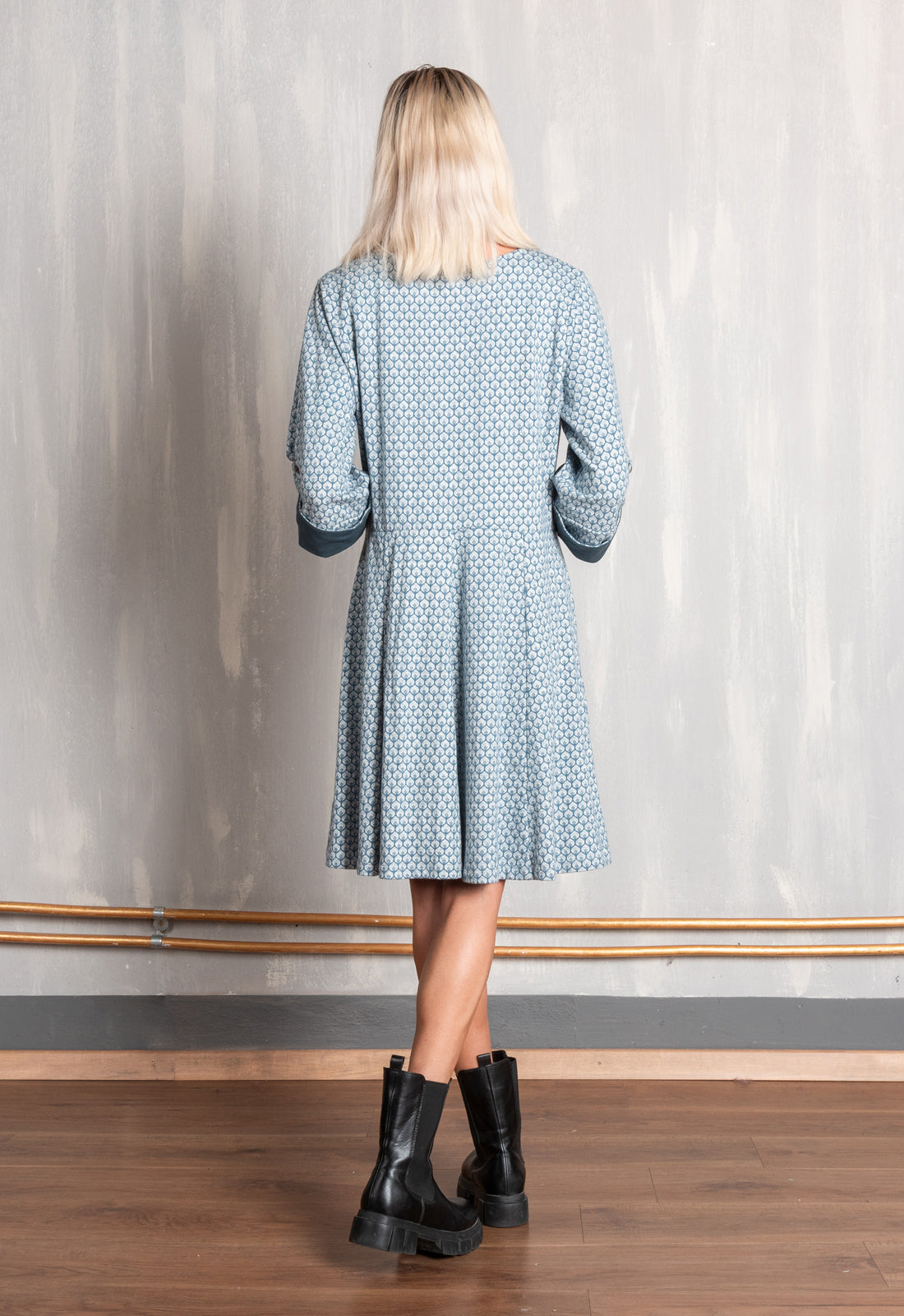 W25Dress-G5 – Kleid mit ausgestelltem Rockteil – GOTS-zertifiziert W25Dress-G5 – Kleid mit ausgestelltem Rockteil – GOTS-zertifiziert