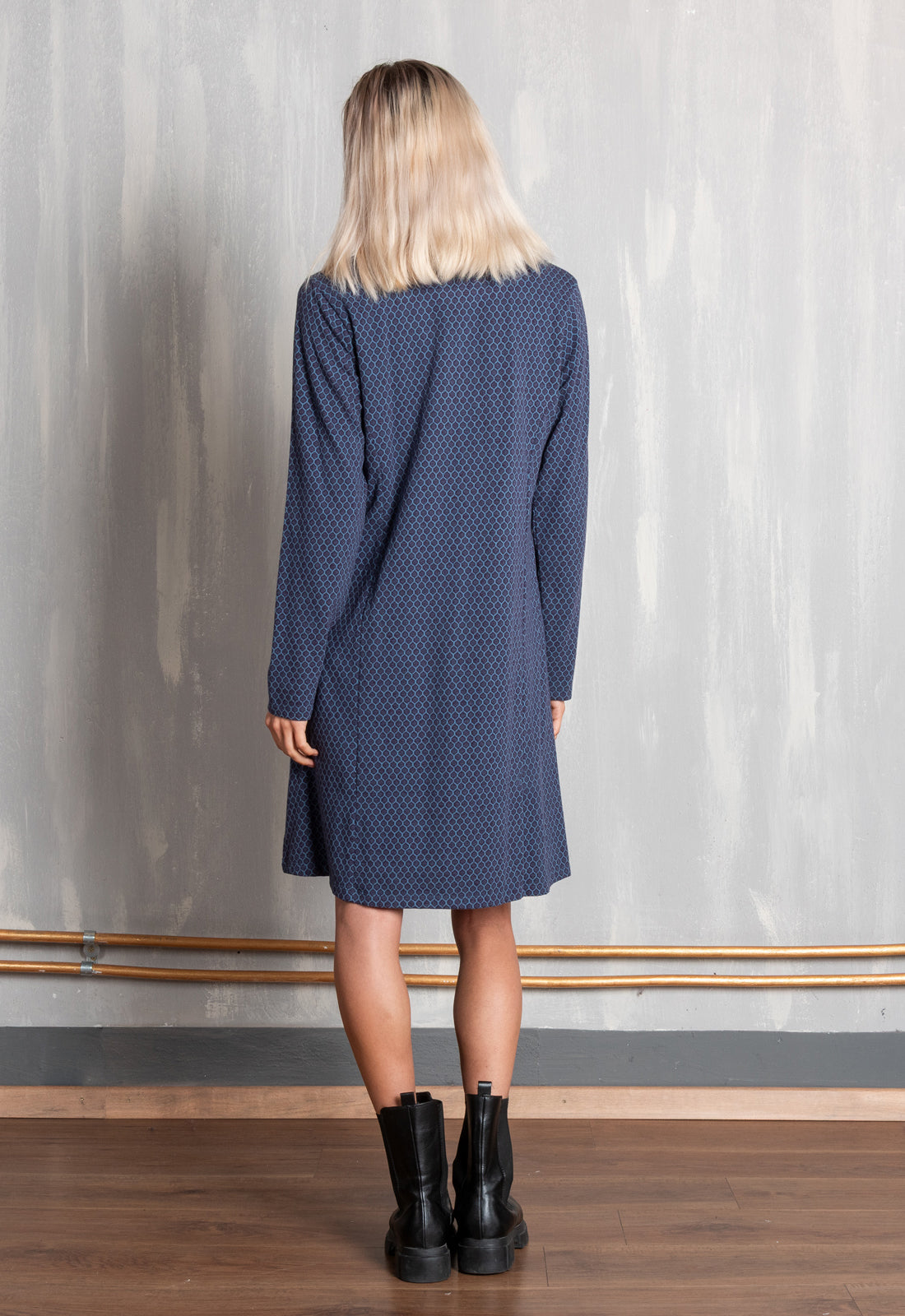 W25Dress-G6 – Kleid mit Prinzessnähten & Taschen – GOTS-zertifiziert W25Dress-G6 – Kleid mit Prinzessnähten & Taschen – GOTS-zertifiziert