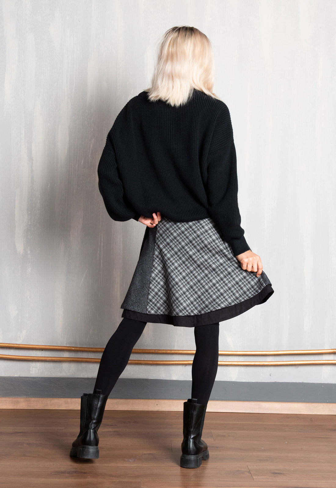 Hot Cookie 56 Tweed W25 - 50cm Das Model ist 1,70 m groß und trägt den Hot Cookie in der Größe 34–42.