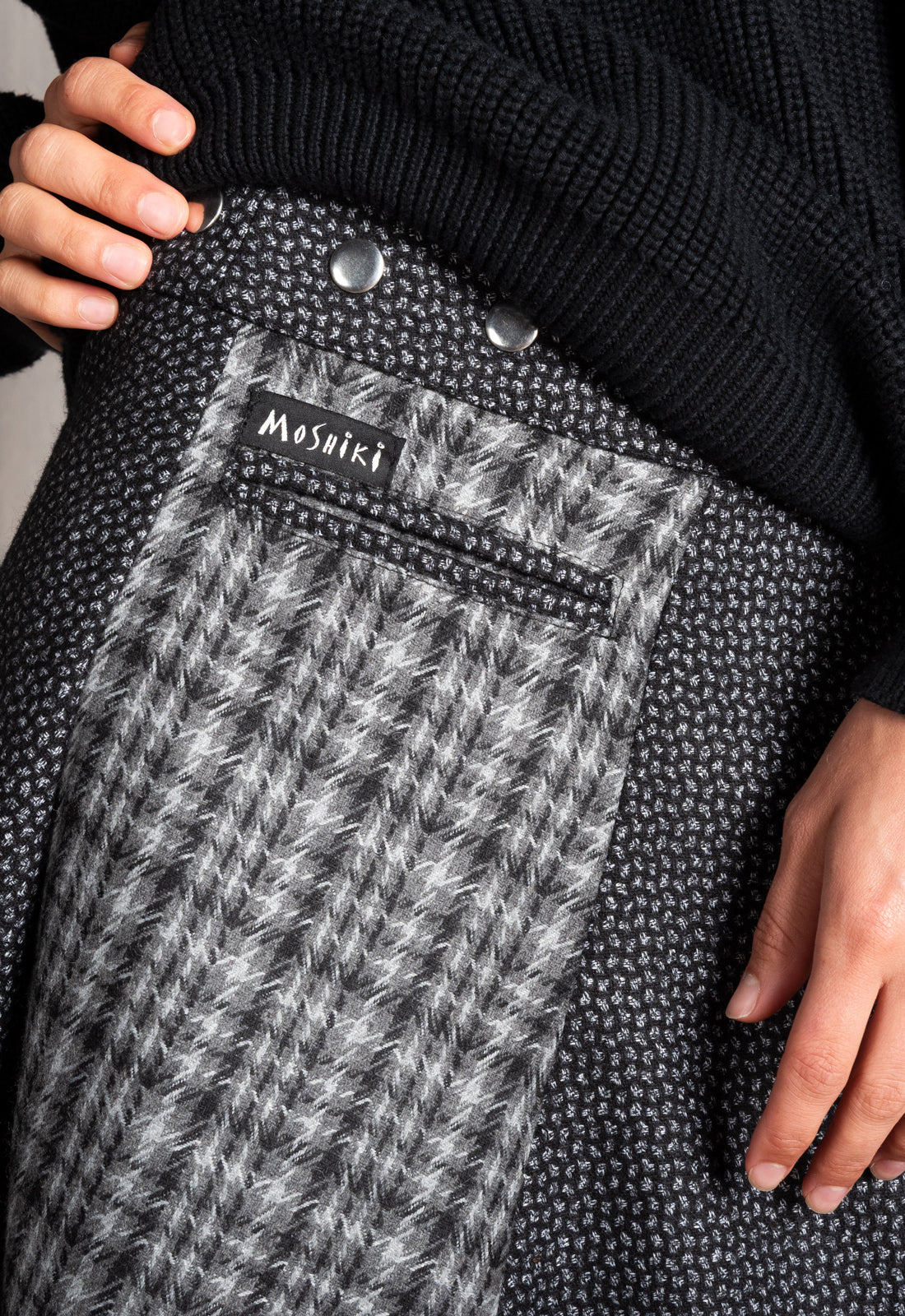 Hot Cookie 56 Tweed W25 - 50cm Das Model ist 1,70 m groß und trägt den Hot Cookie in der Größe 34–42.