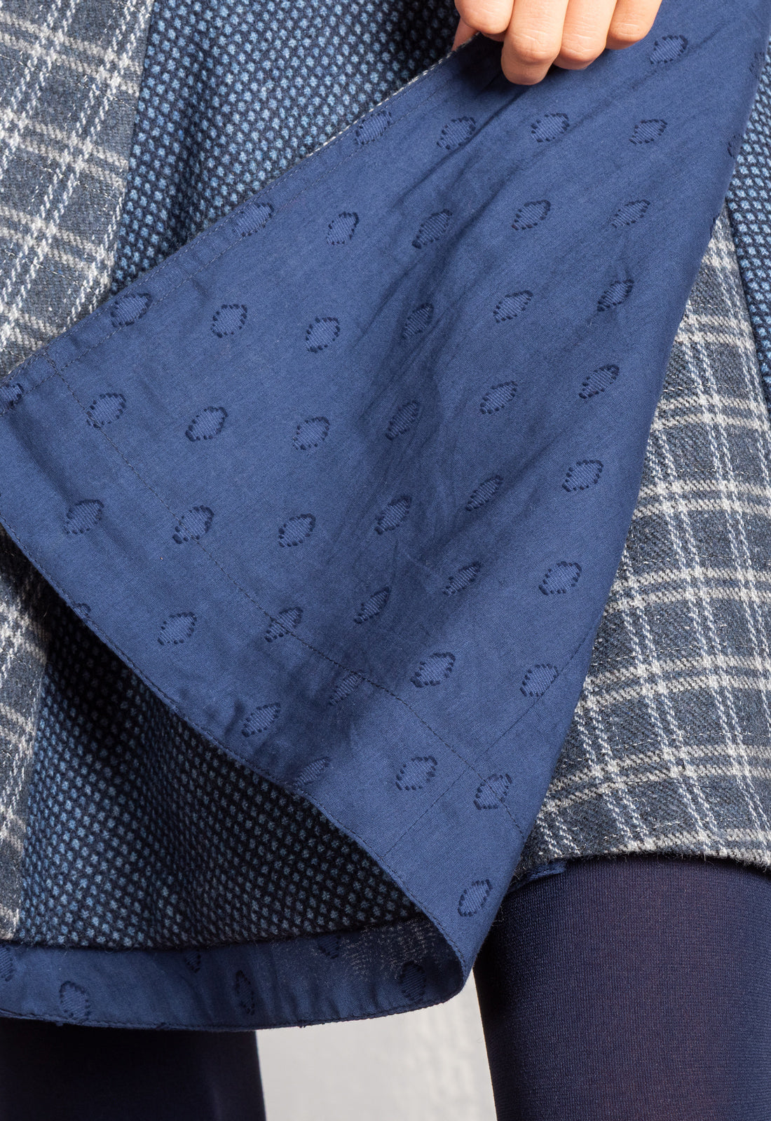 Hot Cookie 56 Tweed W25 - 50cm Das Model ist 1,70 m groß und trägt den Hot Cookie in der Größe 34–42.