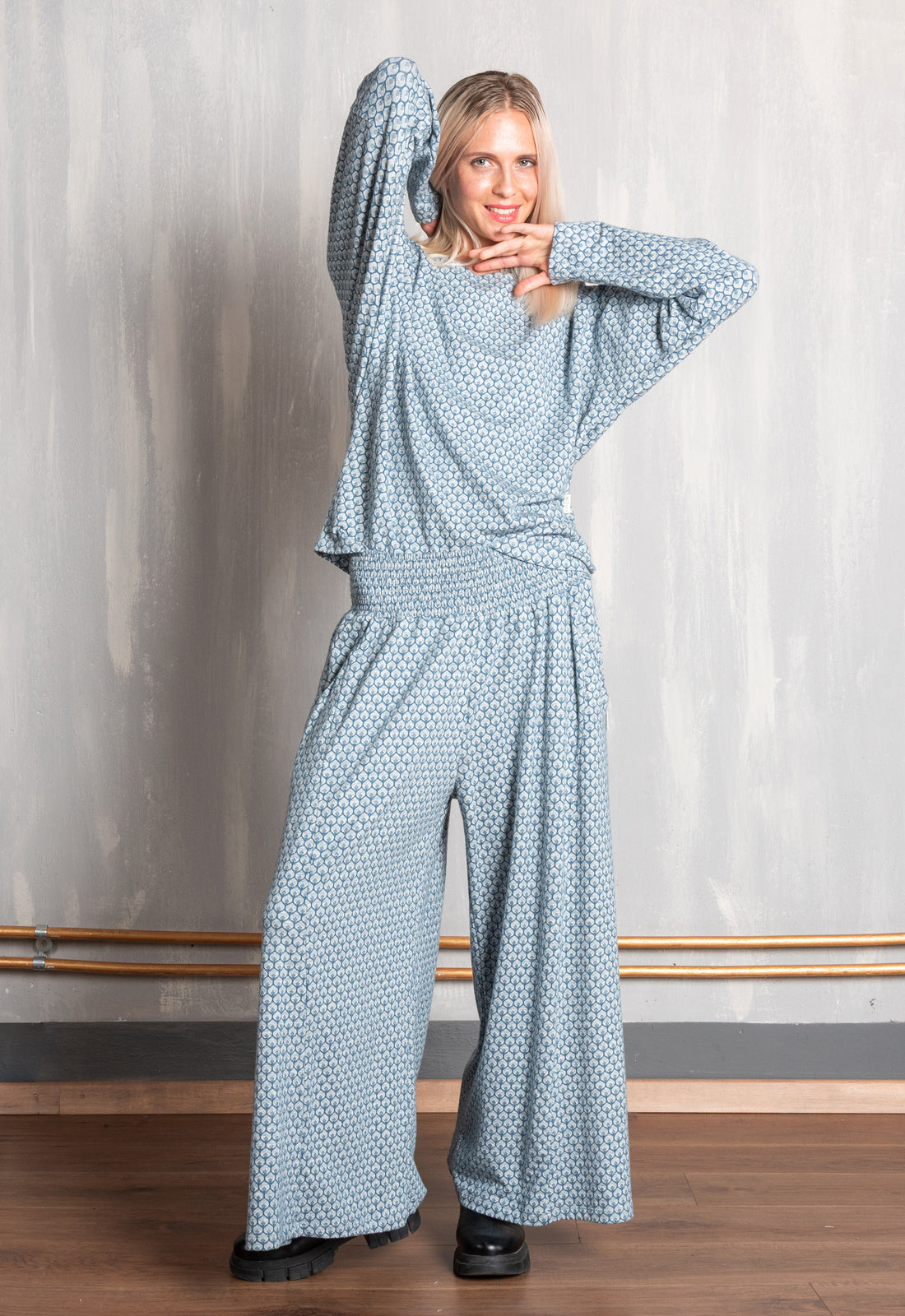 W25Pants-G2 – Weite Hose mit gesmoktem Bund – GOTS-zertifiziert W25Pants-G2 – Weite Hose mit gesmoktem Bund – GOTS-zertifiziert