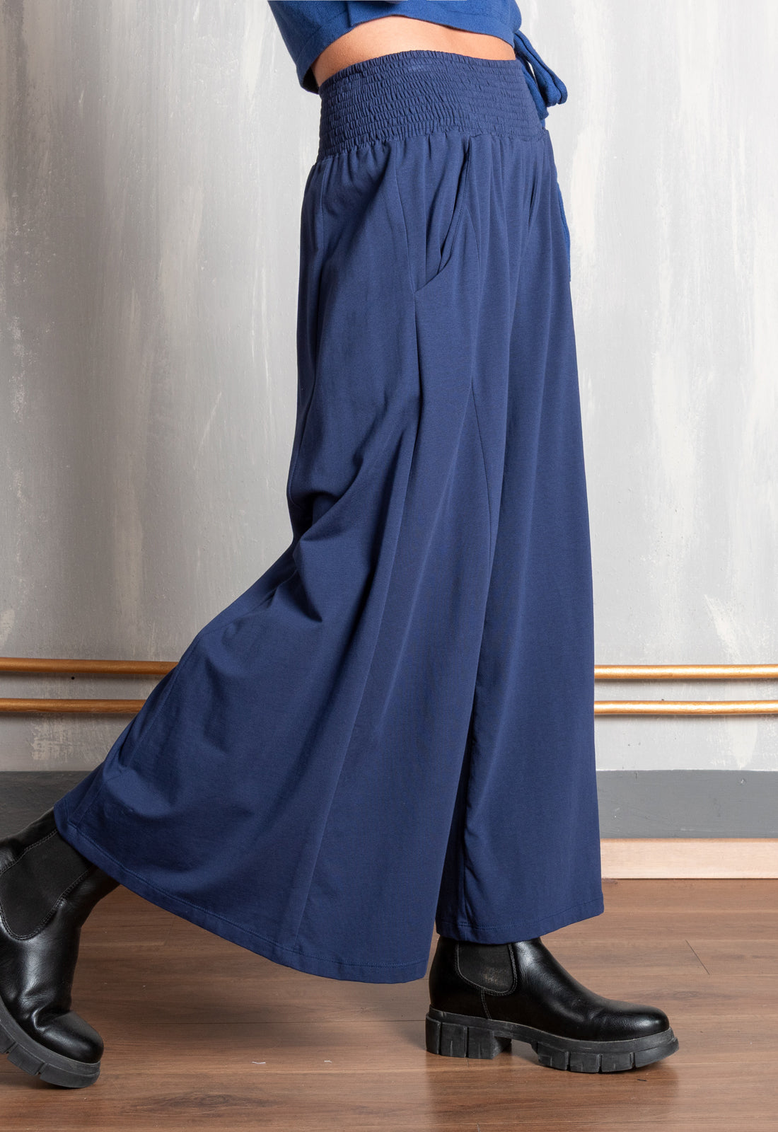 W25Pants-G2 – Weite Hose mit gesmoktem Bund – GOTS-zertifiziert W25Pants-G2 – Weite Hose mit gesmoktem Bund – GOTS-zertifiziert