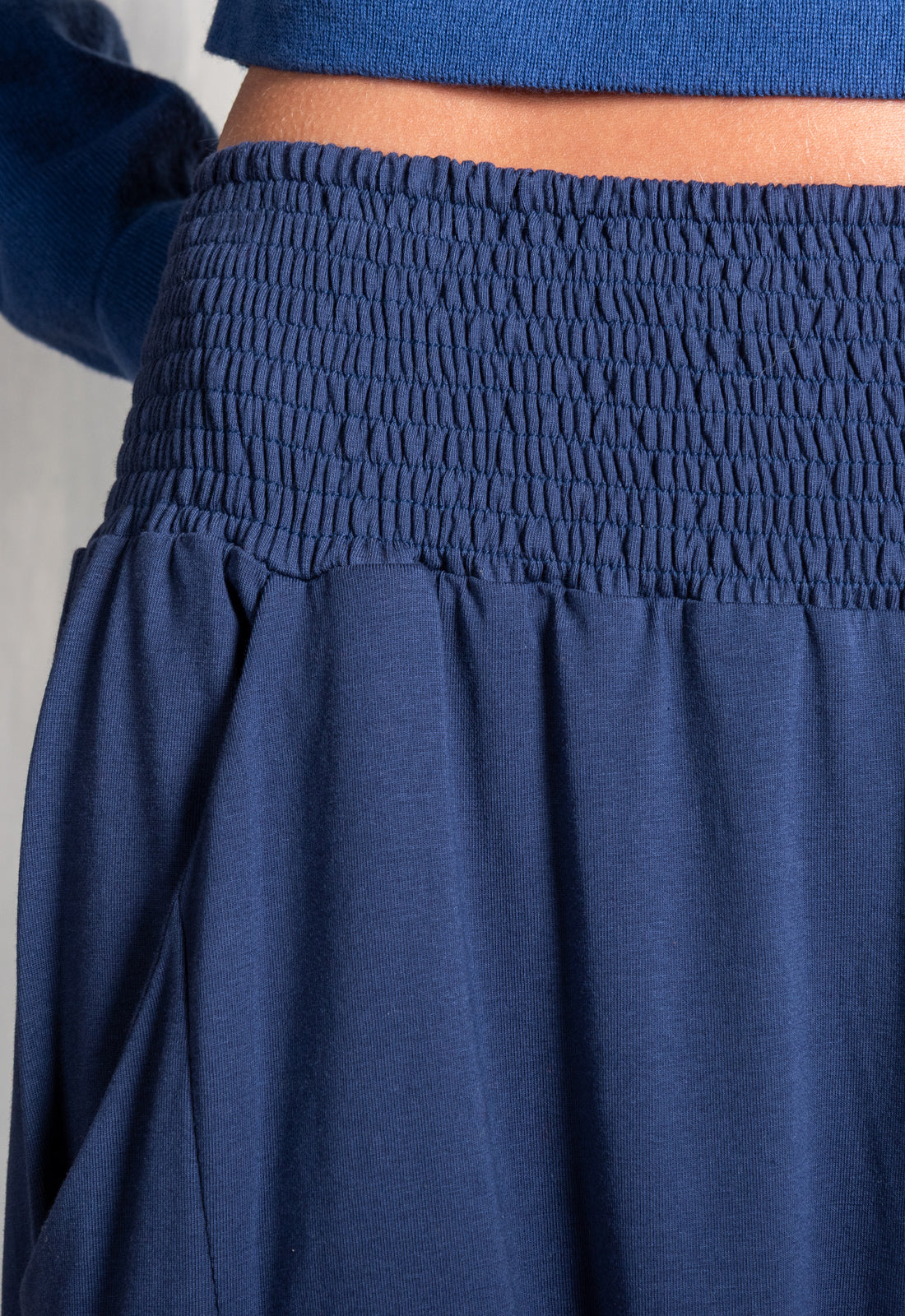 W25Pants-G2 – Weite Hose mit gesmoktem Bund – GOTS-zertifiziert W25Pants-G2 – Weite Hose mit gesmoktem Bund – GOTS-zertifiziert