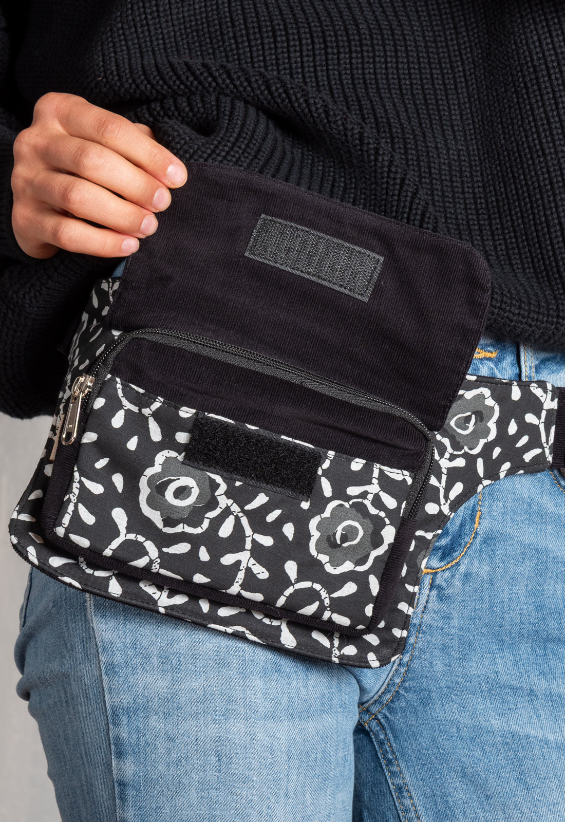 Side Pocket 14 Cord W25 – Schlicht. Praktisch. Immer dabei. Tragebeispiel - Das Model ist 1,70 m groß.