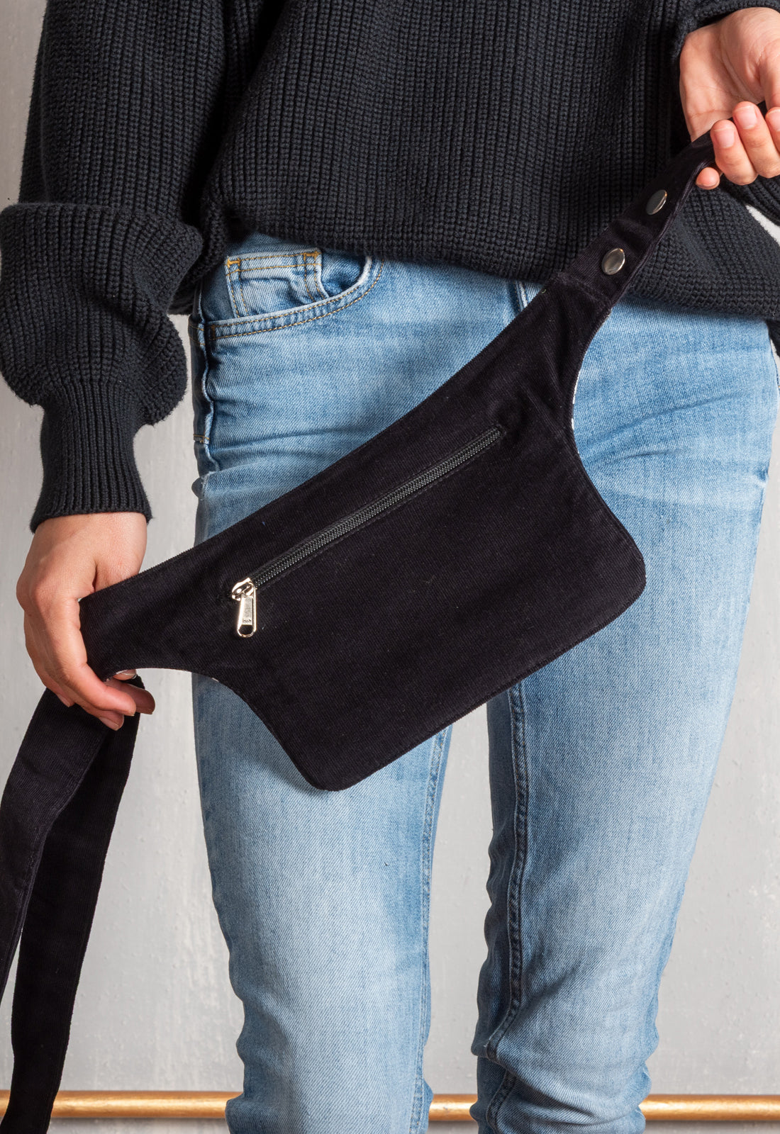 Side Pocket 14 Cord W25 – Schlicht. Praktisch. Immer dabei. Tragebeispiel - Das Model ist 1,70 m groß.