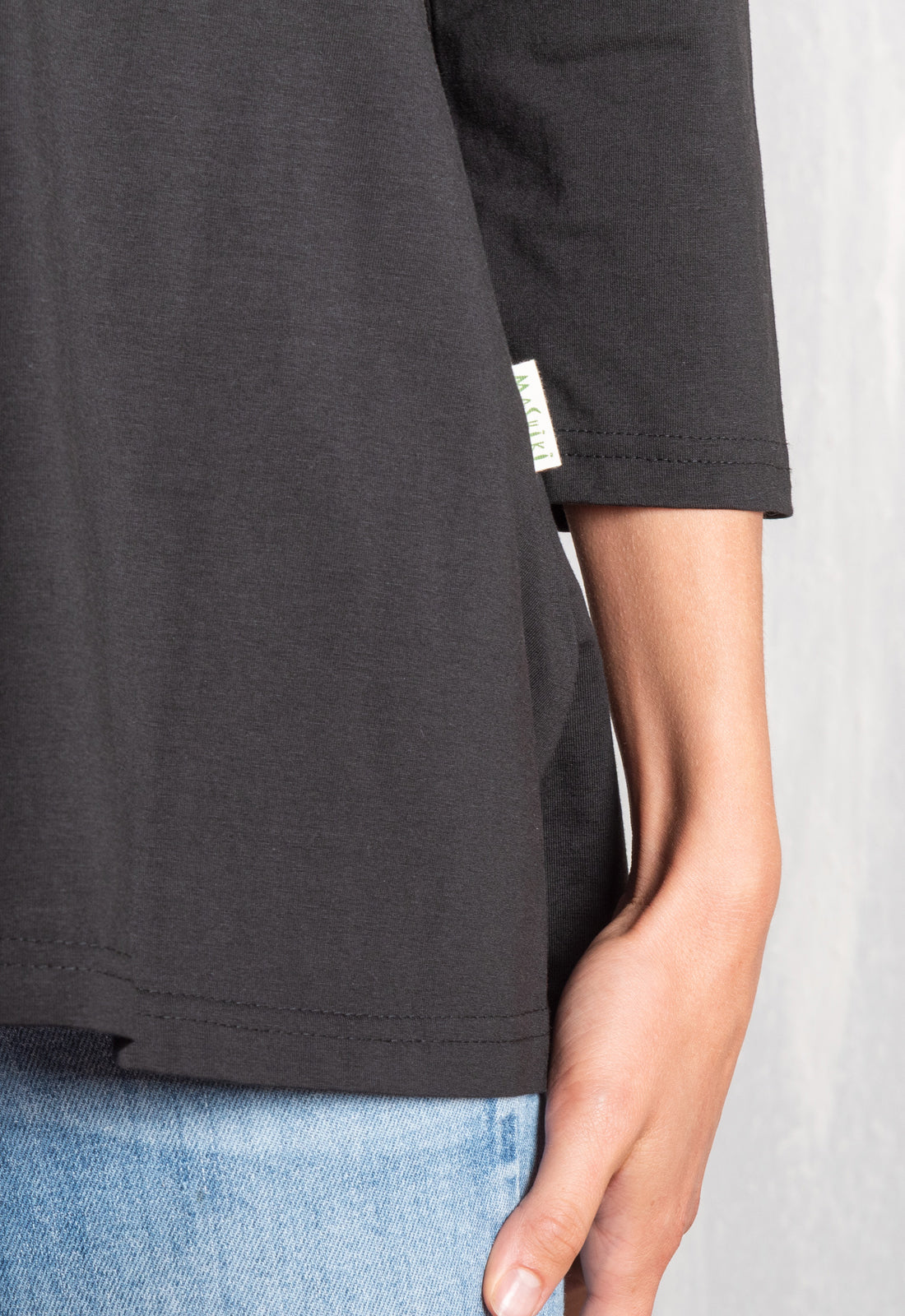 W25Top-G3 – Oberteil mit Halbarm und V-Ausschnitt hinten – GOTS-zertifiziert W25Top-G3 – Oberteil mit Halbarm und V-Ausschnitt hinten – GOTS-zertifiziert