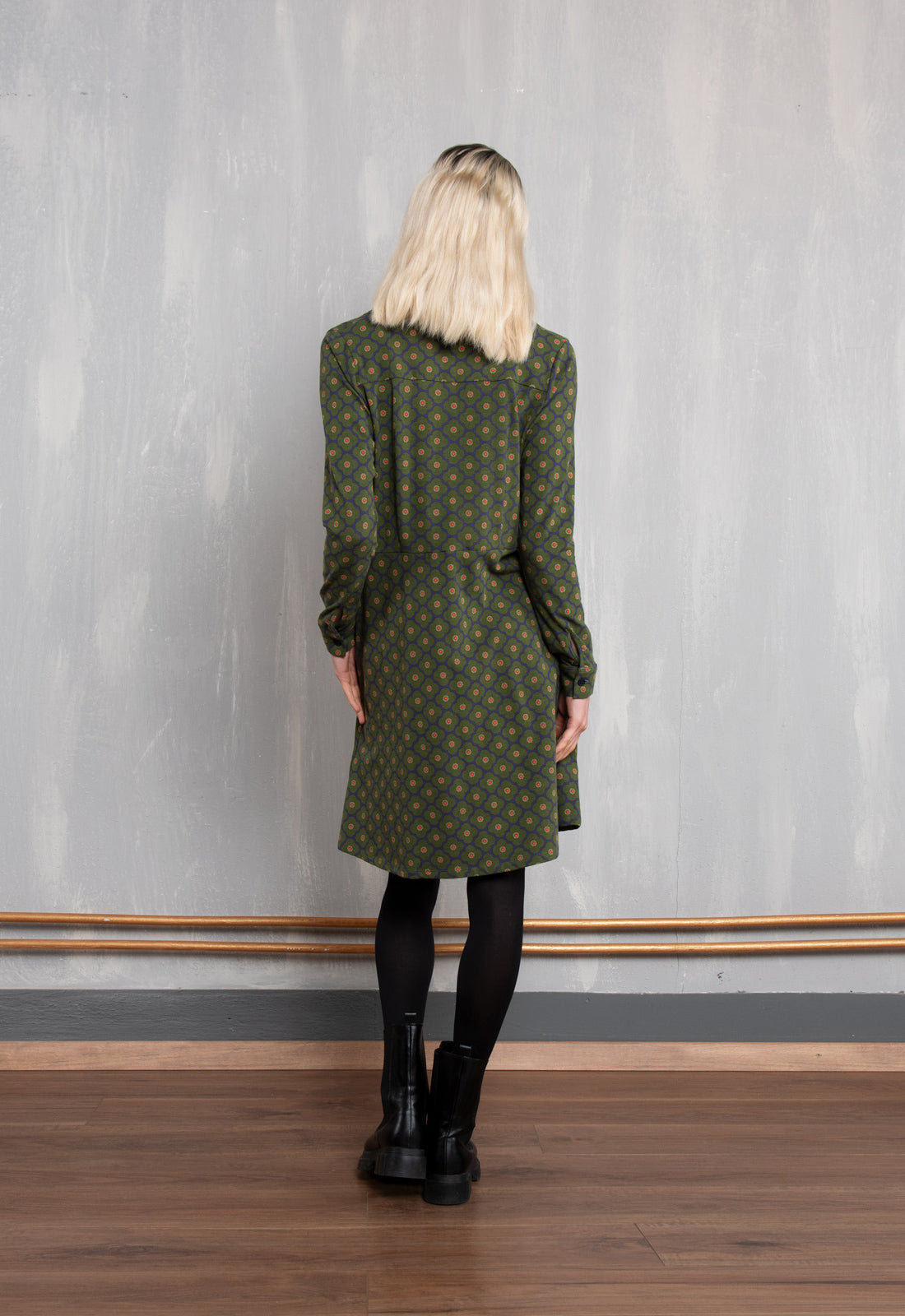 W26Dress-OC2 – Bio-Baumwollkleid mit Hemdkragen und Knopfleiste W26Dress-OC2 – Bio-Baumwollkleid mit Hemdkragen und Knopfleiste
