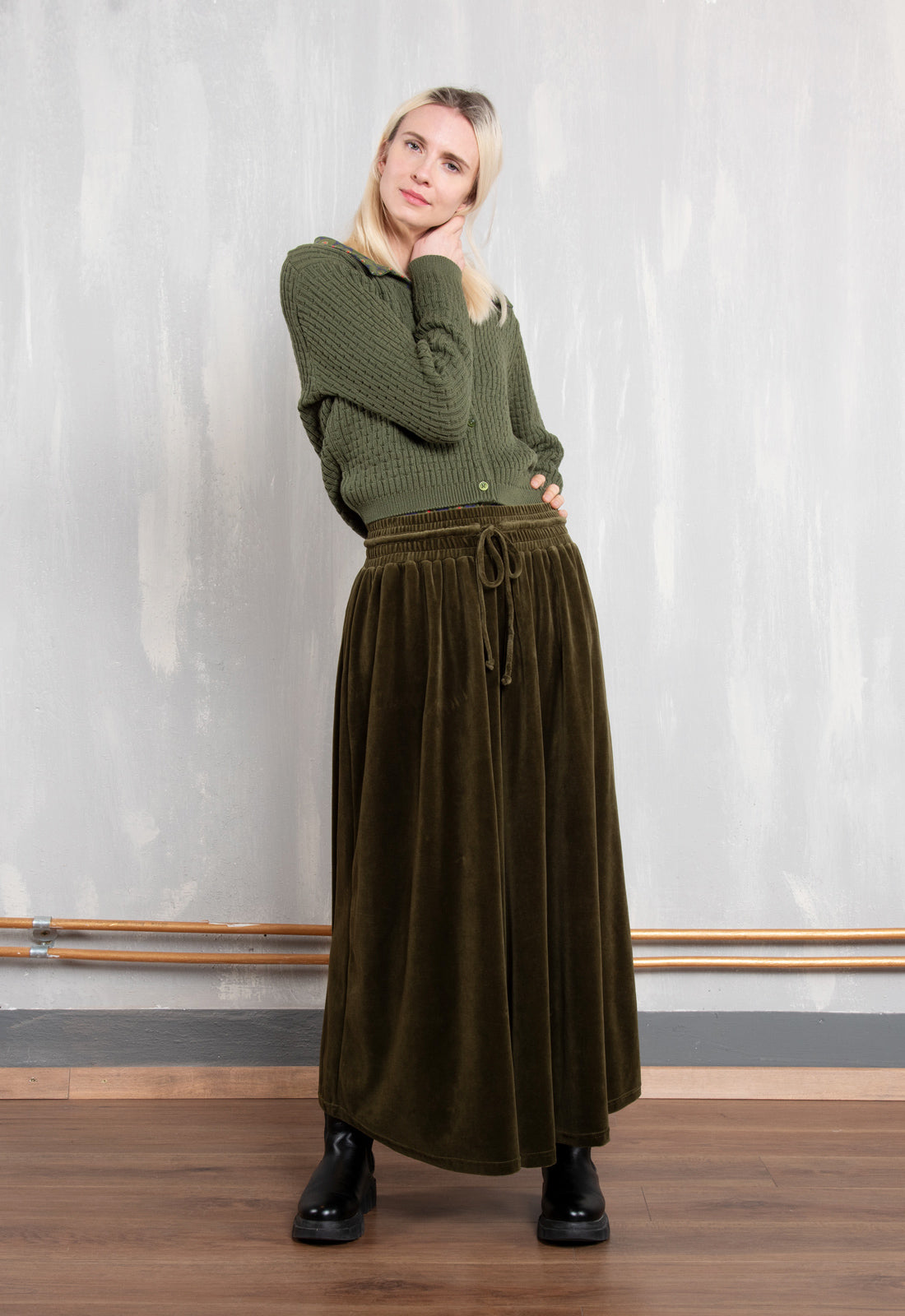 W26Pants-G6 – Weite Samt-Hose aus Bio-Baumwolle W26Pants-G6 – Weite Samt-Hose aus Bio-Baumwolle