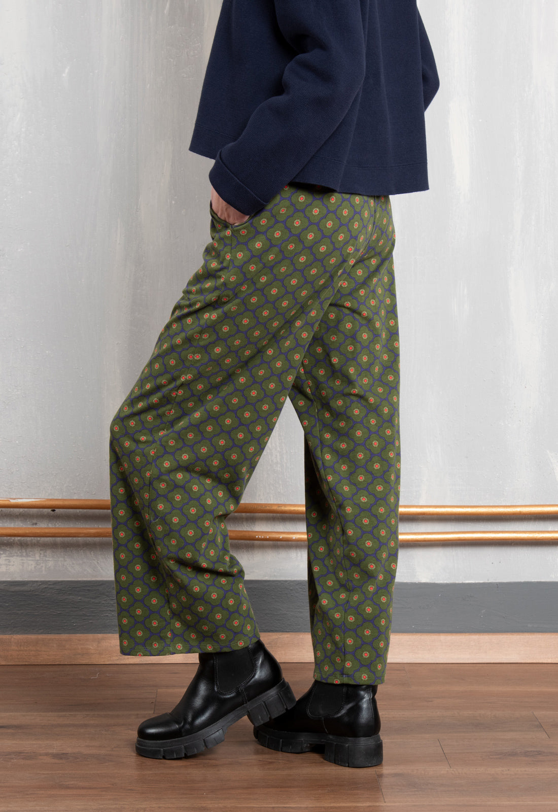 W26Pants-OC2 – Gerade Jerseyhose aus Bio-Baumwolle mit Taschen W26Pants-OC2 – Gerade Jerseyhose aus Bio-Baumwolle mit Taschen