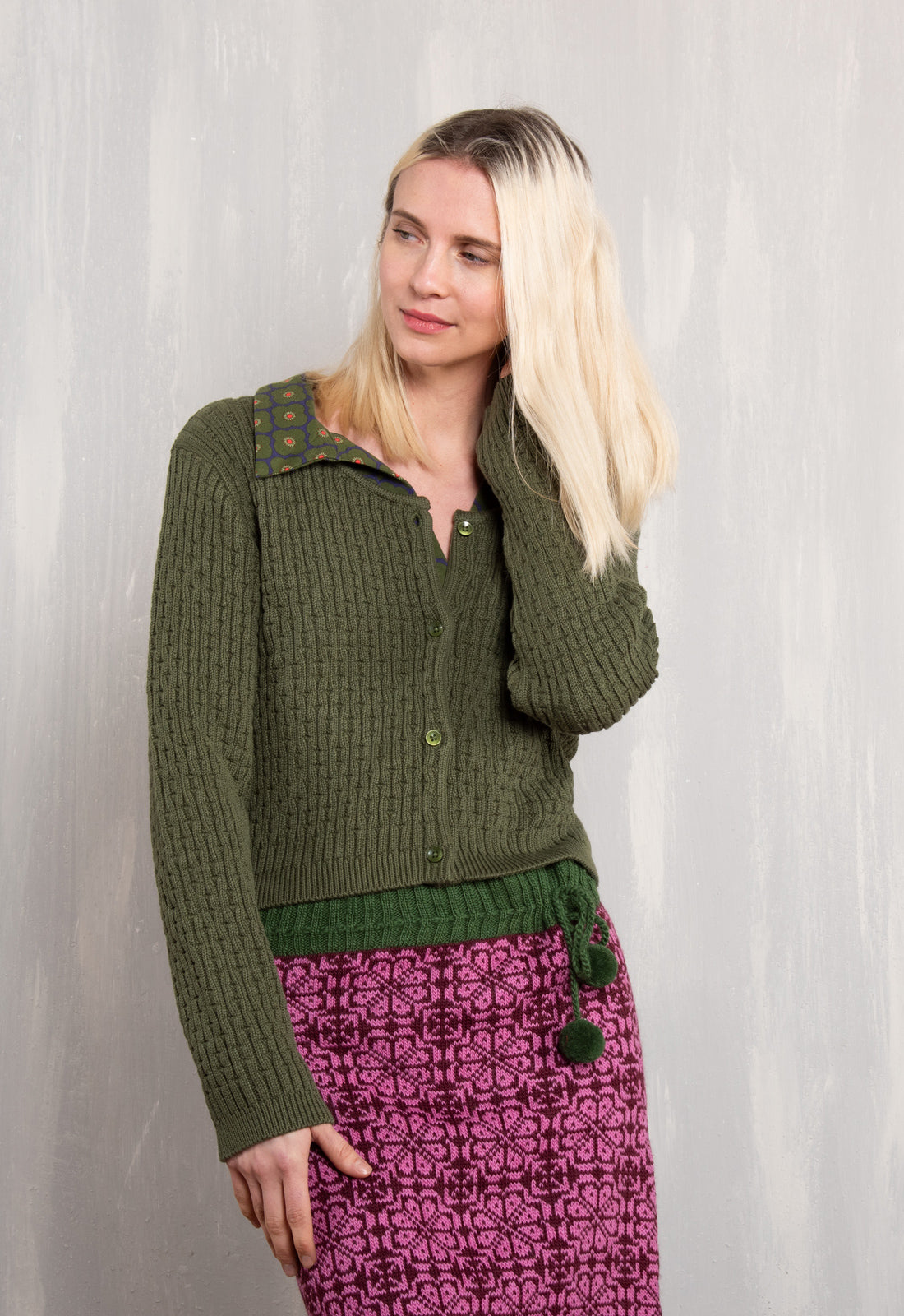 Yumari Jacket – Figurbetonter Strickcardigan aus Bio-Baumwolle Yumari Jacket – Figurbetonter Strickcardigan aus Bio-Baumwolle