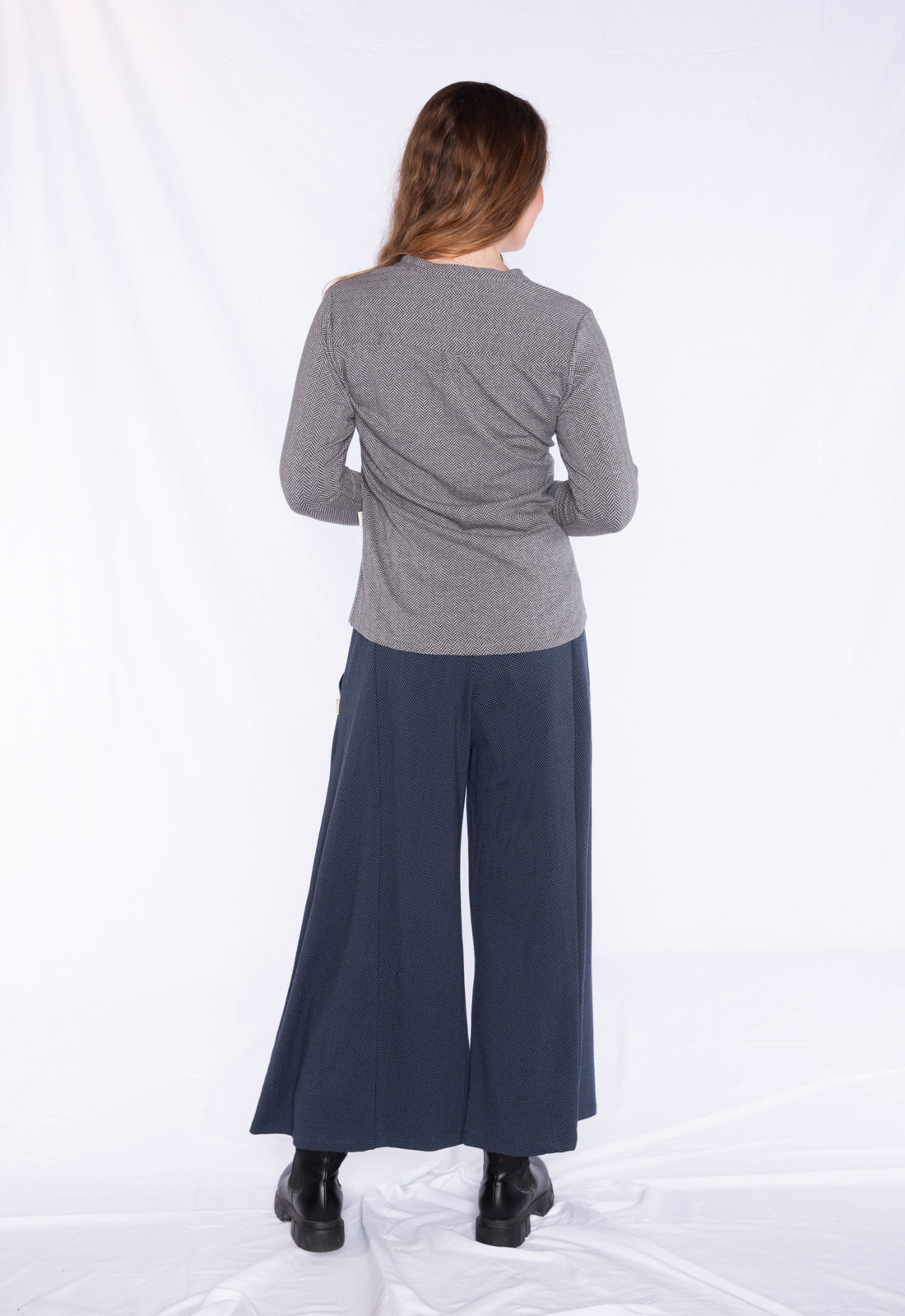 Short-sleeved shirt with button placket - GOTS certified - W24Top-G9 Short-sleeved shirt with button placket - GOTS certified - W24Top-G9