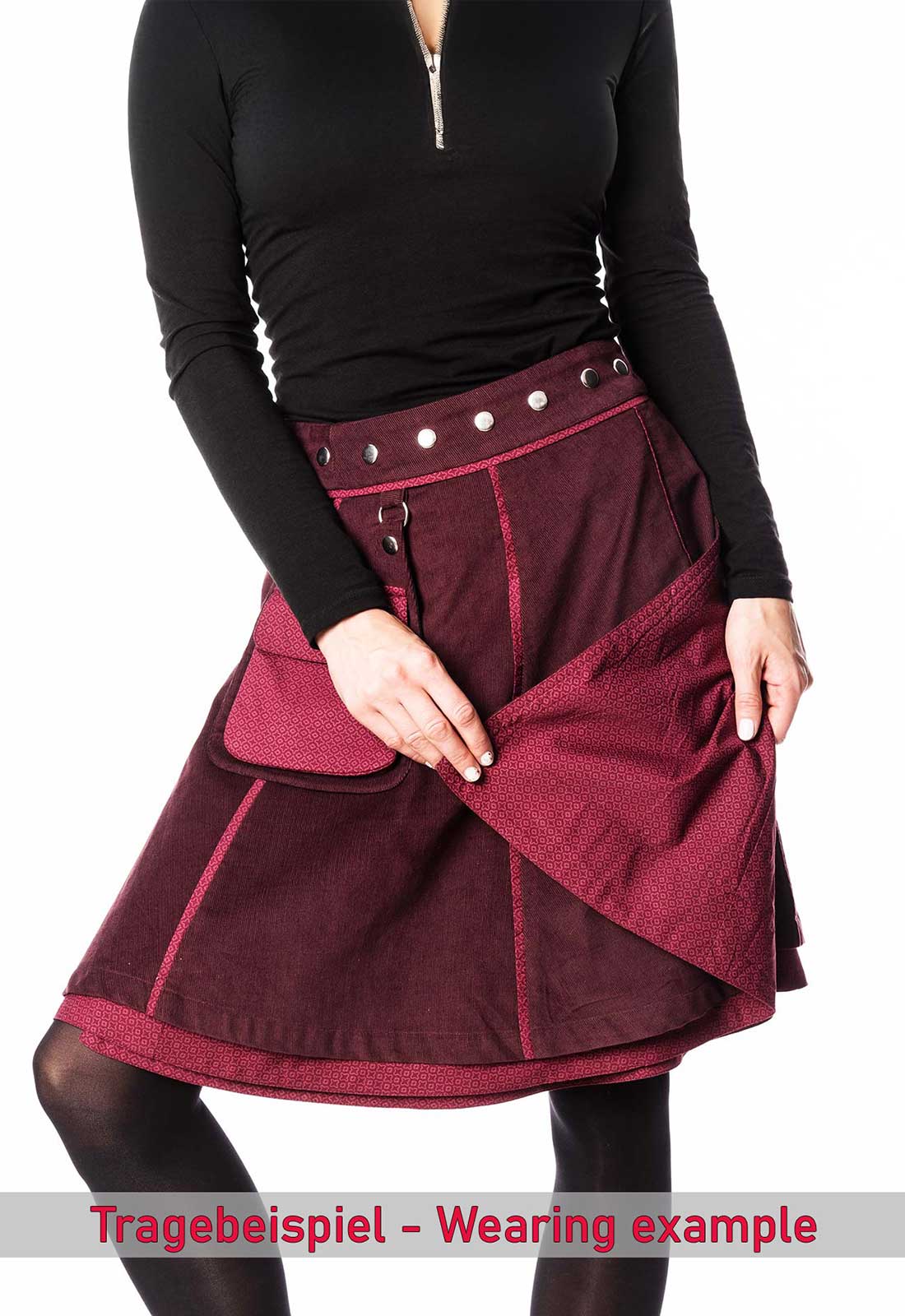 Hot Cookie 33 Cord 55cm 34772 Das Model ist 1,70 m groß und trägt den Hot Cookie in der Größe 34–42.