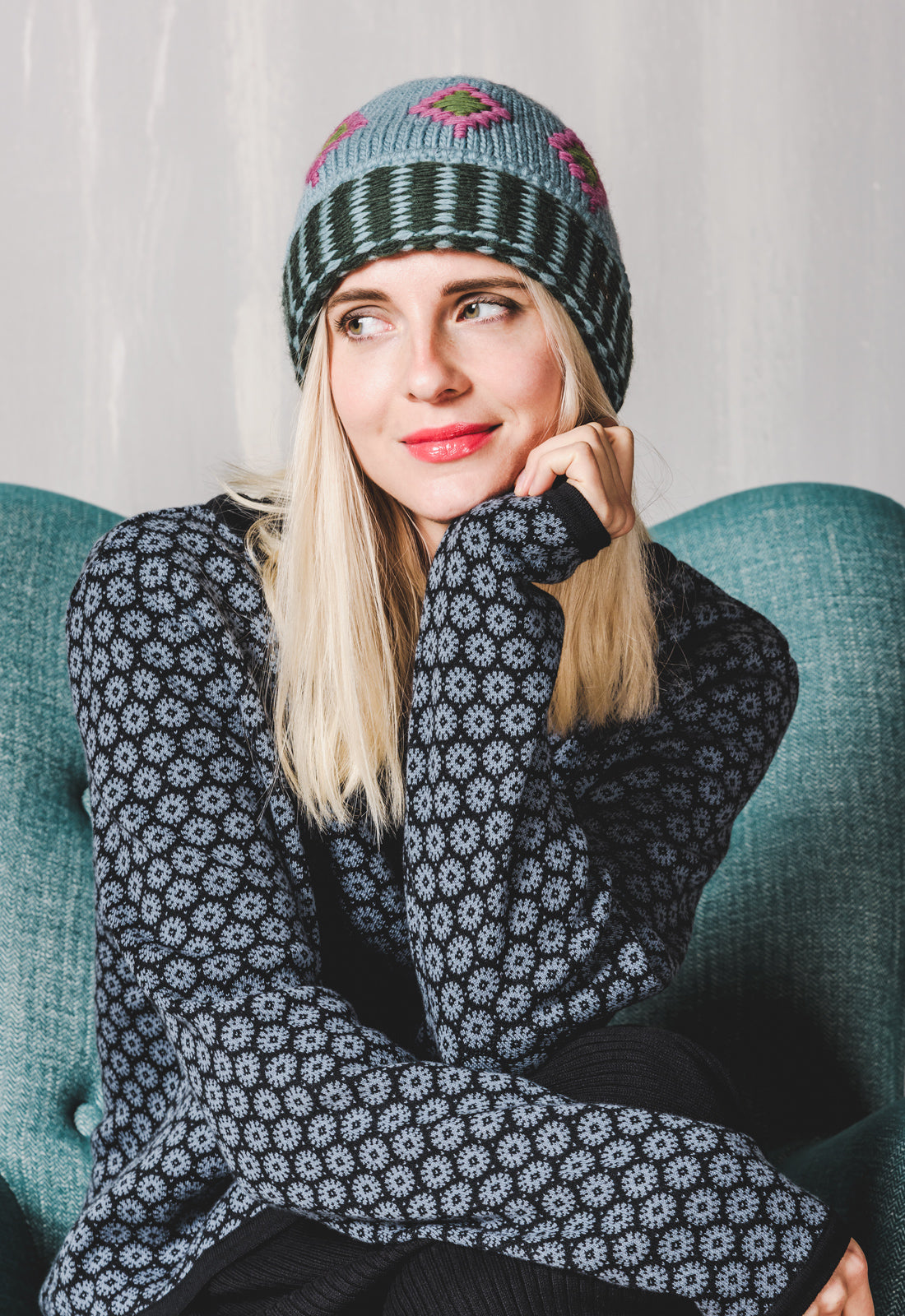 Bjuti Pullover – Jacquard-Strickpullover aus Bio-Baumwolle im High-Low-Schnitt