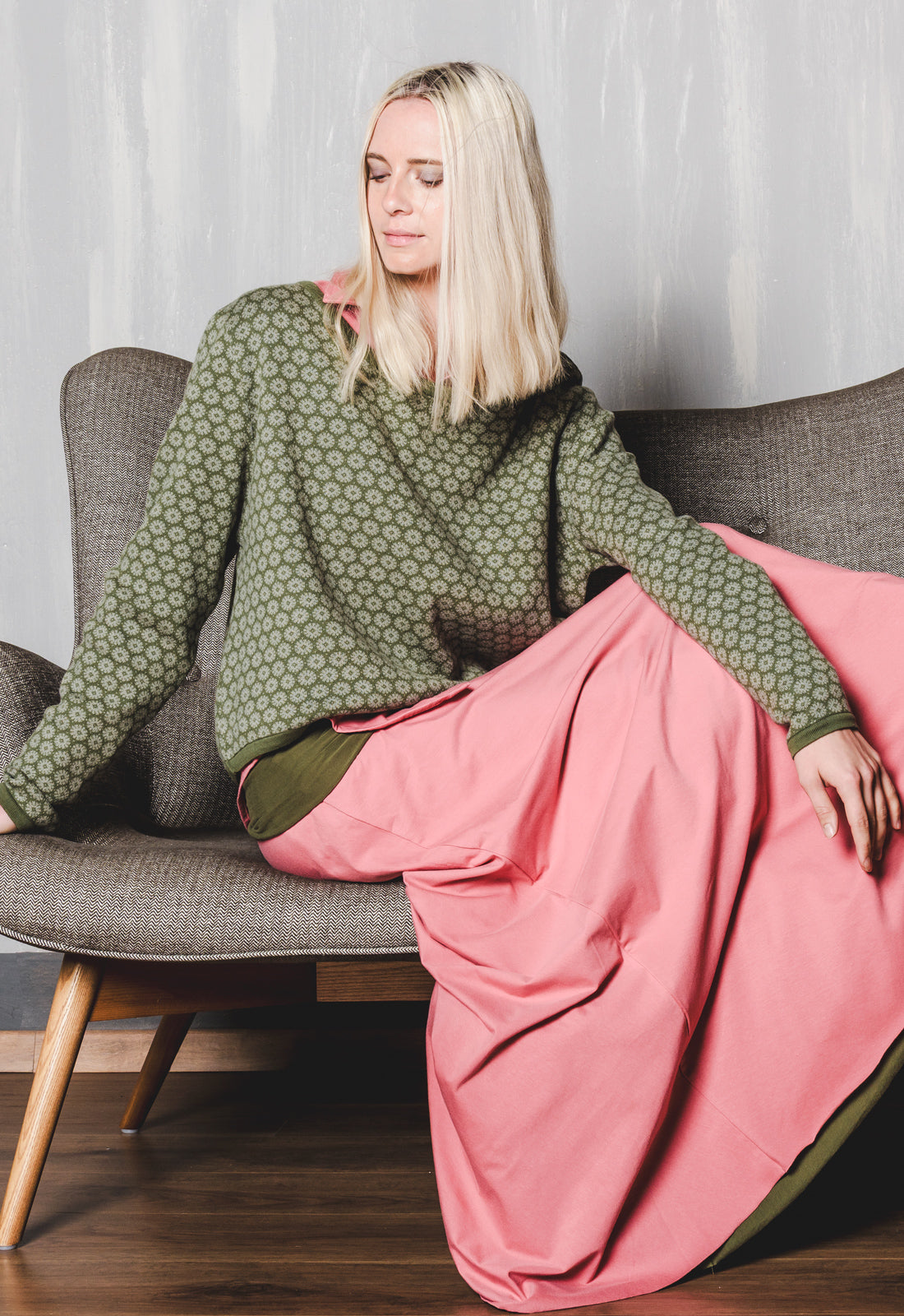 Bjuti Pullover – Jacquard-Strickpullover aus Bio-Baumwolle im High-Low-Schnitt
