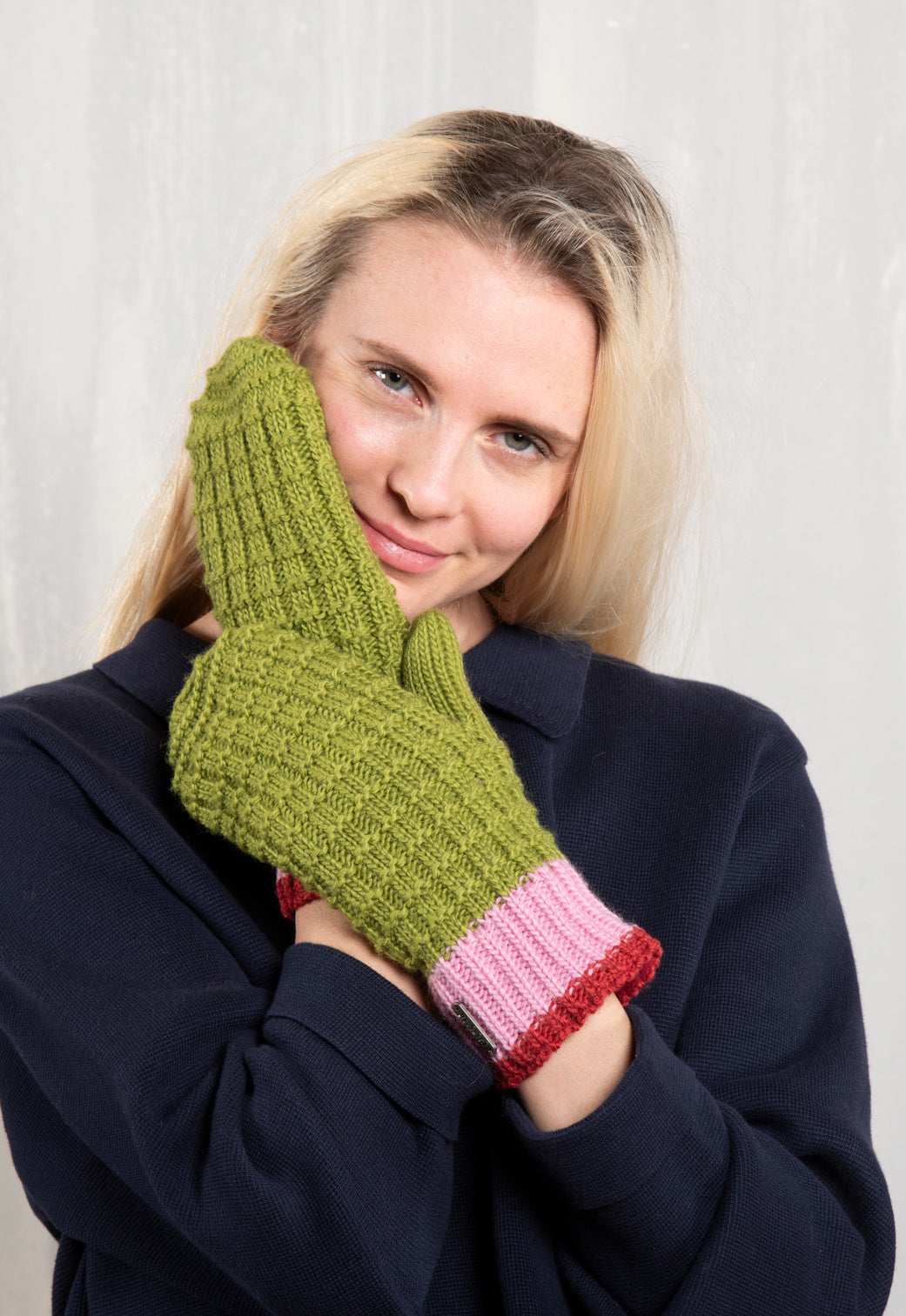 Magta Mittens – strukturierte Wollfäustlinge mit Bio-Fleece