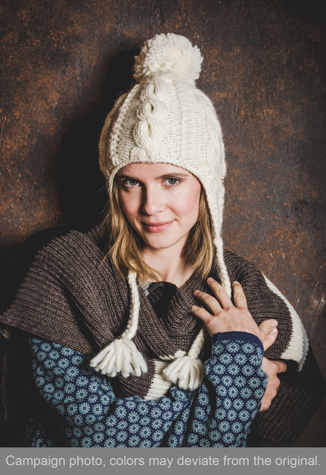 Pika Beanie mit Ohrenklappen – Handgestrickte Wärme mit Charme