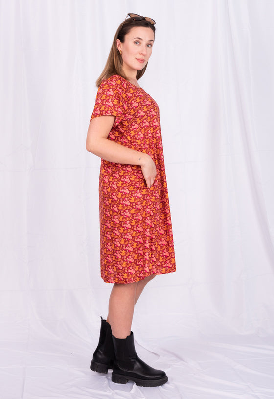 Locker sitzendes Kleid mit T-Shirtärmel - RD01S23