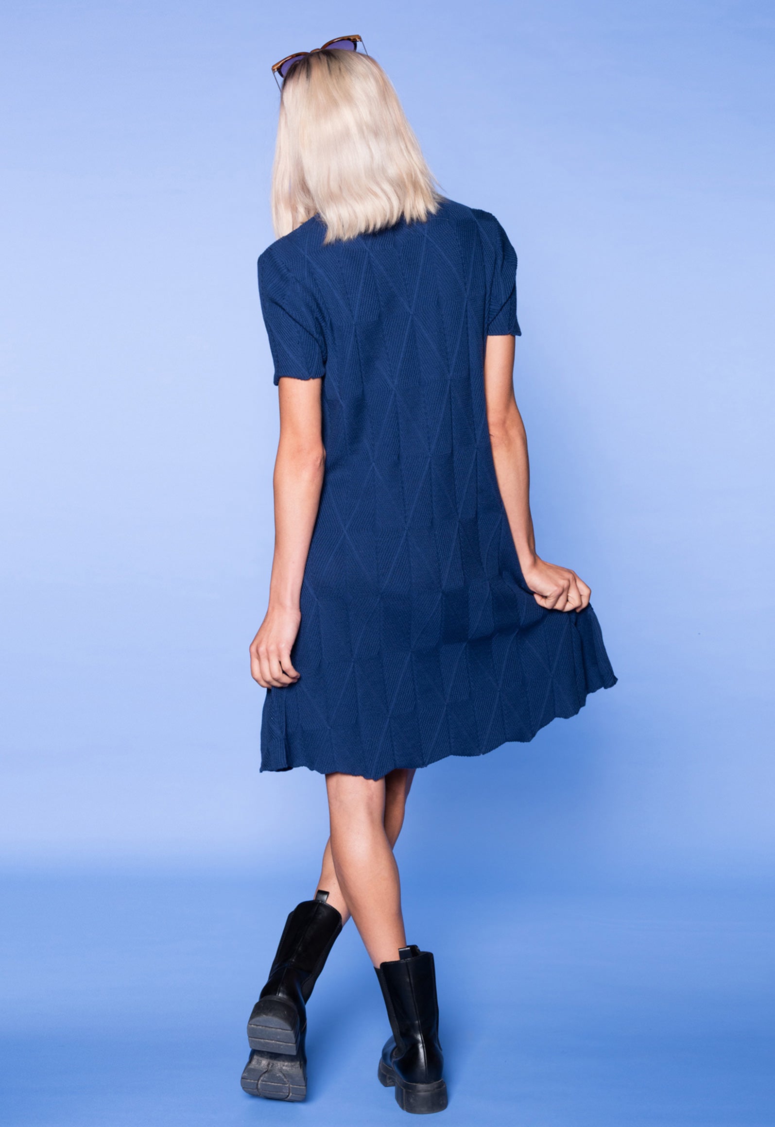 Ravika Dress – Strickkleid aus Bio-Baumwolle mit Rautenmuster