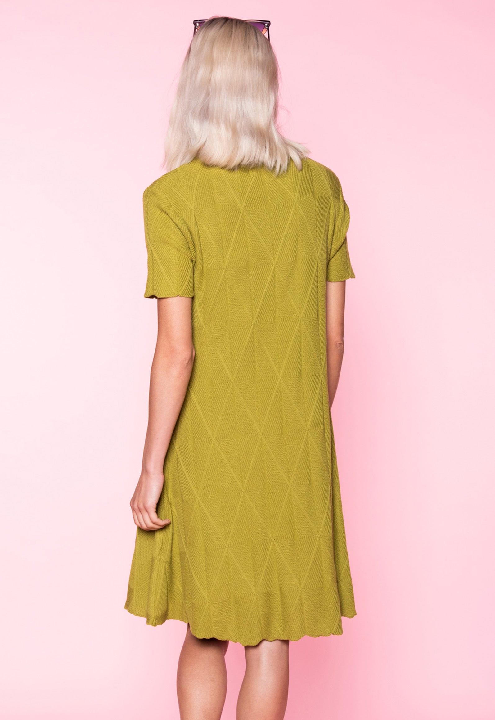 Ravika Dress – Strickkleid aus Bio-Baumwolle mit Rautenmuster