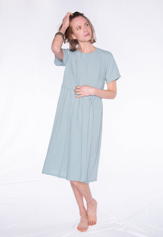 Langes Kleid mit Rundhals und kurzen Ärmeln - S24Dress-C1